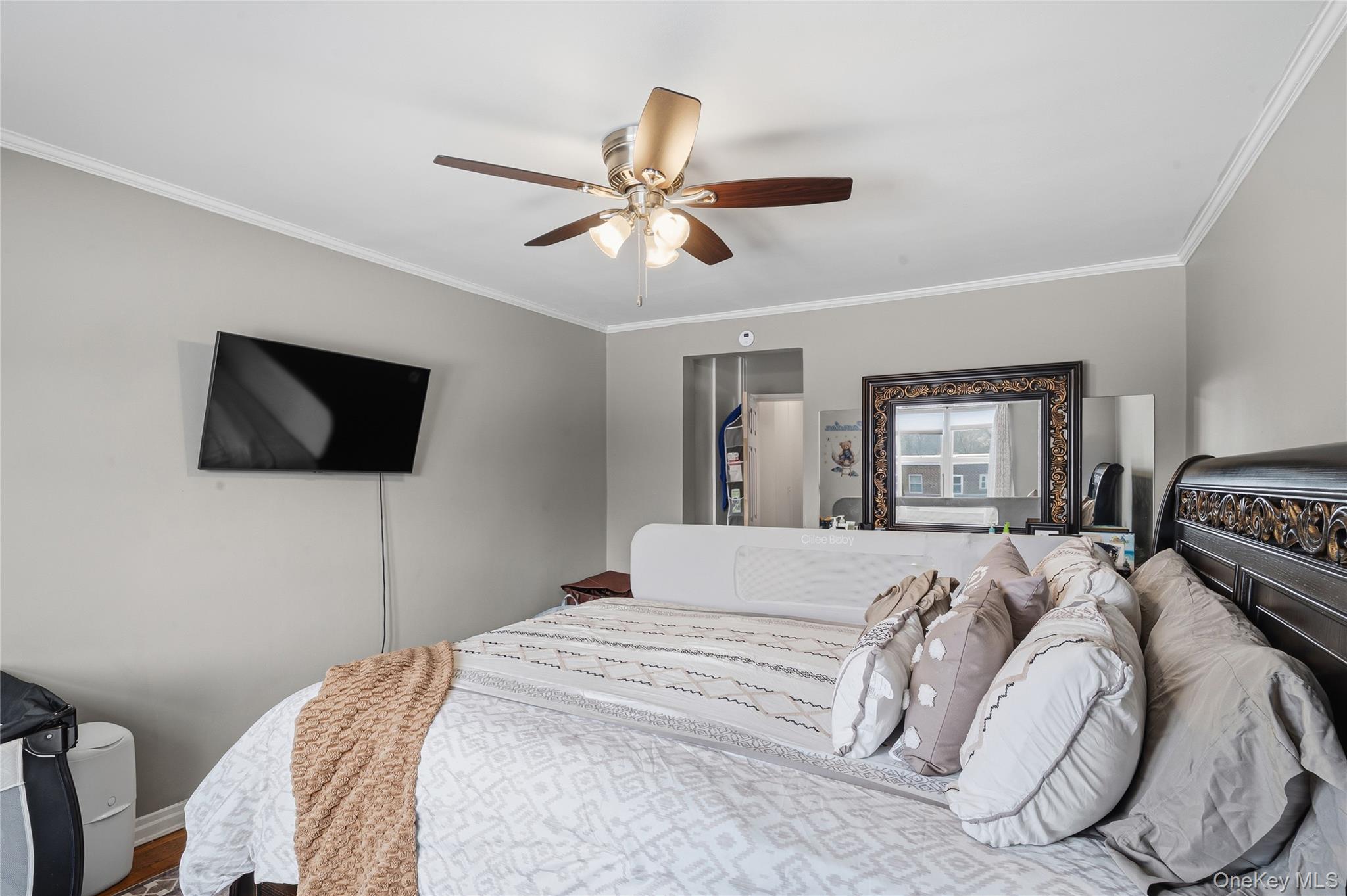 #12 photo, 198-28 Pompeii Avenue, Holliswood , NY 11423