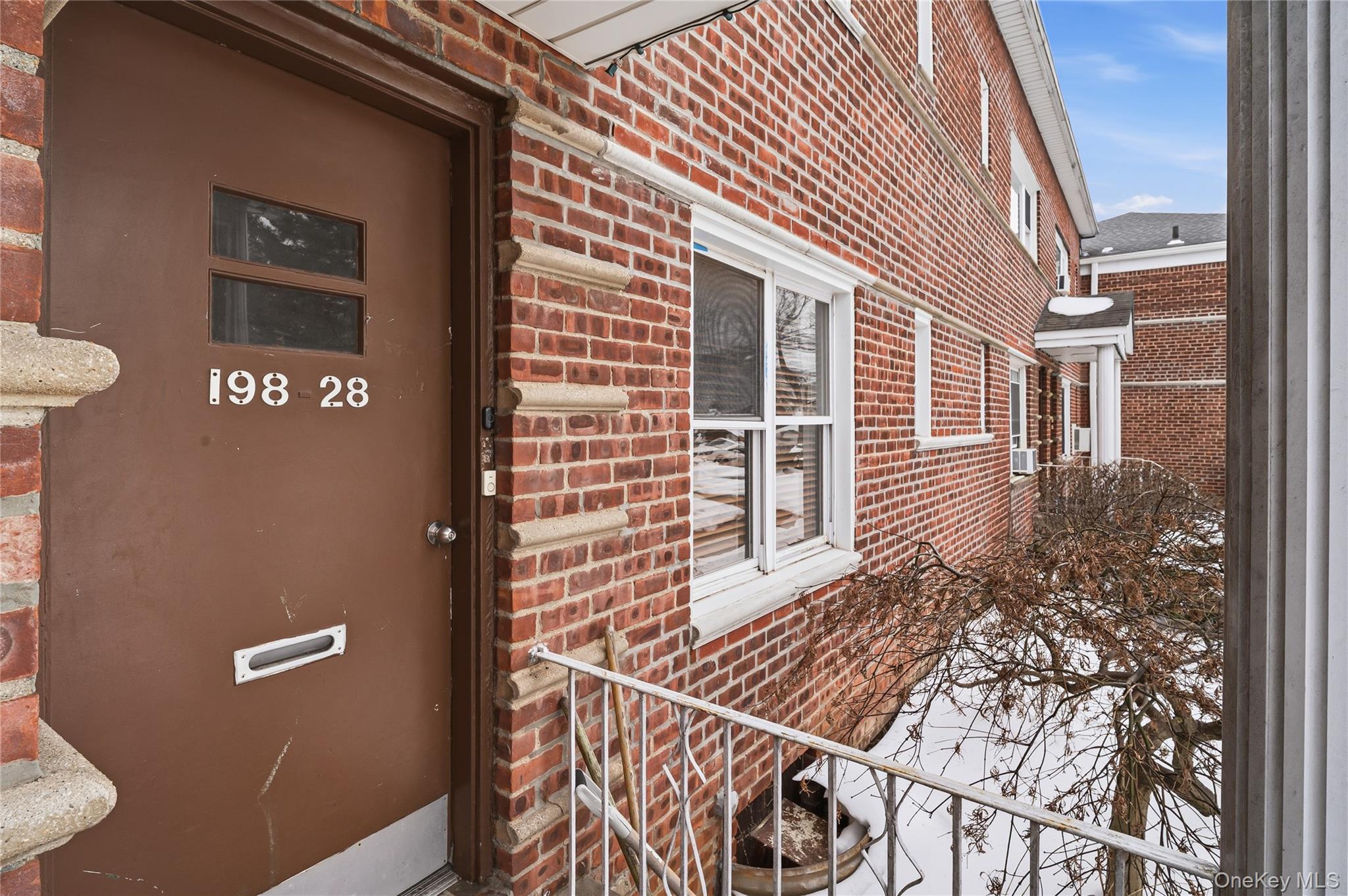 #2 photo, 198-28 Pompeii Avenue, Holliswood , NY 11423