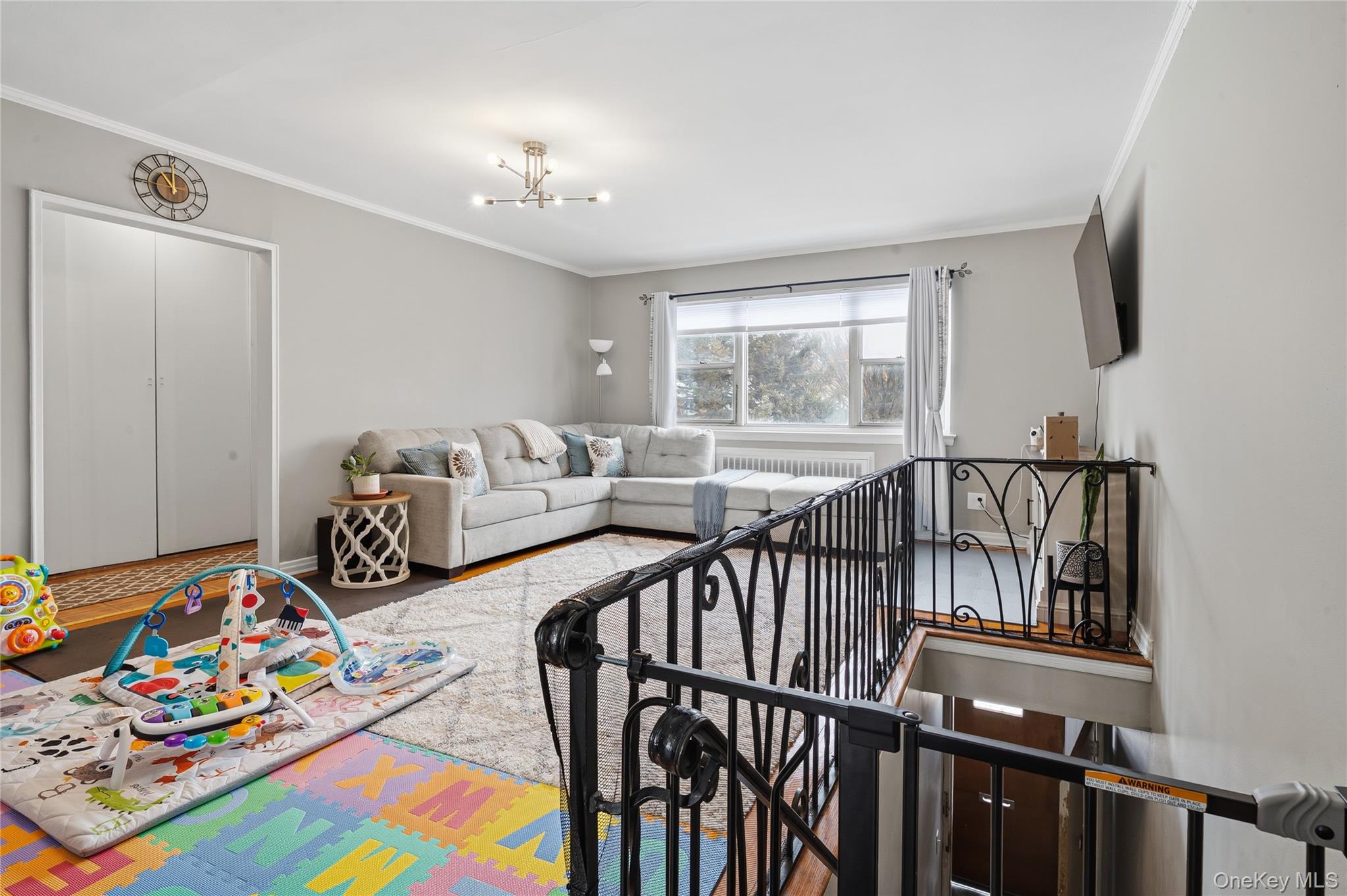 #5 photo, 198-28 Pompeii Avenue, Holliswood , NY 11423