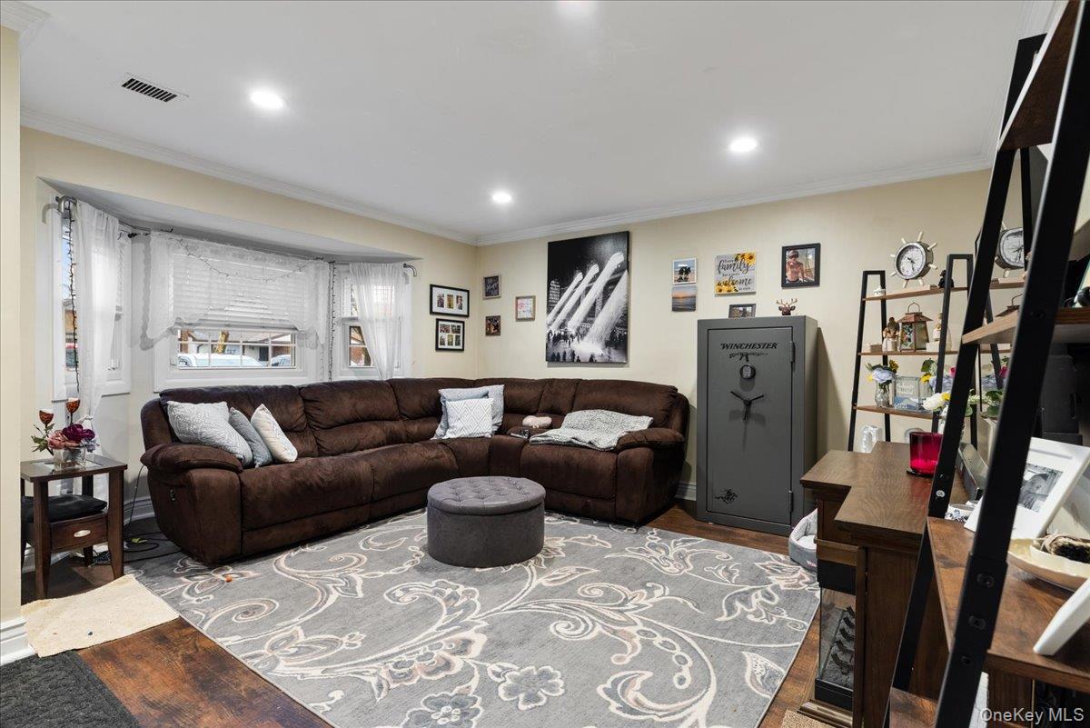 #10 photo, 4 Raintree Court, Deer Park , NY 11729