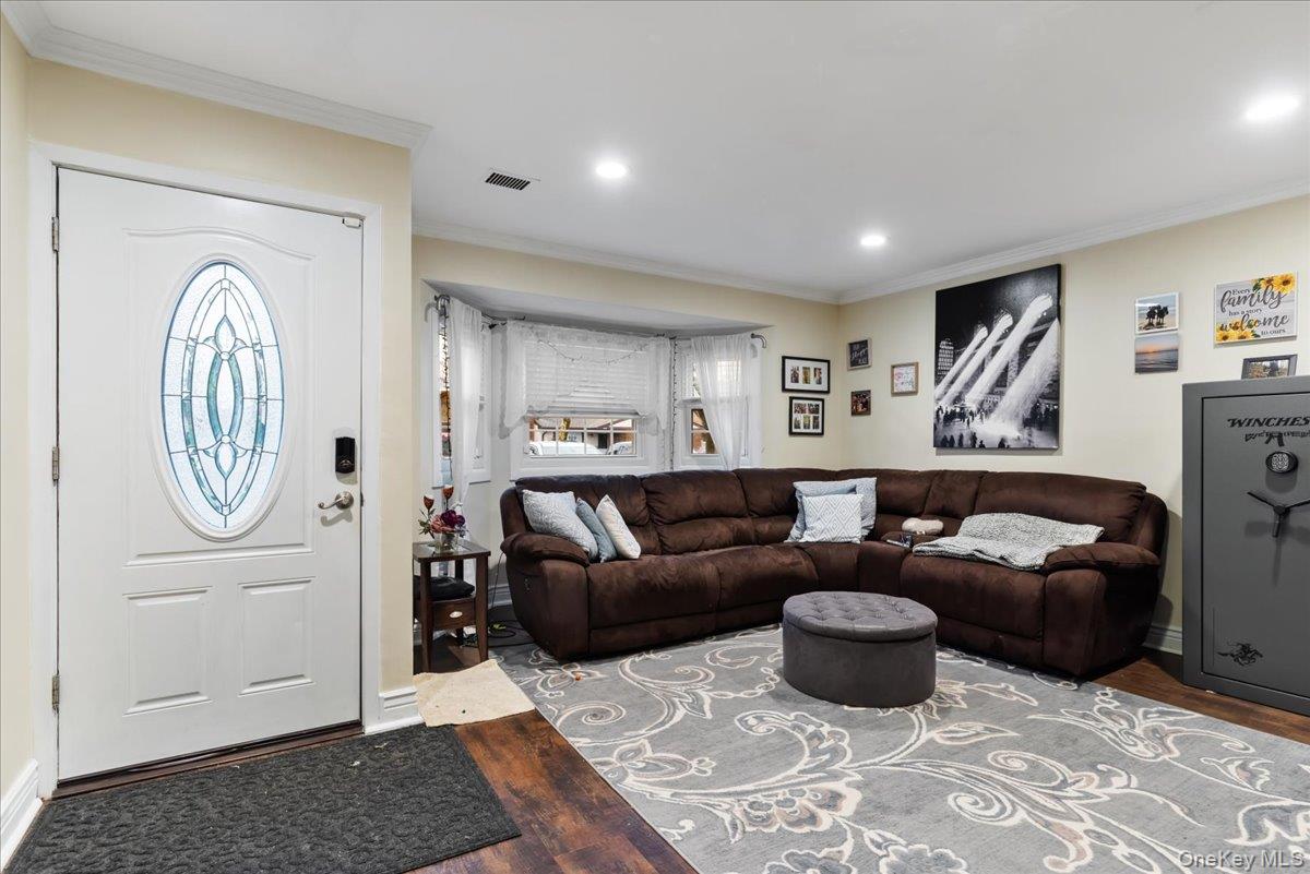 #11 photo, 4 Raintree Court, Deer Park , NY 11729