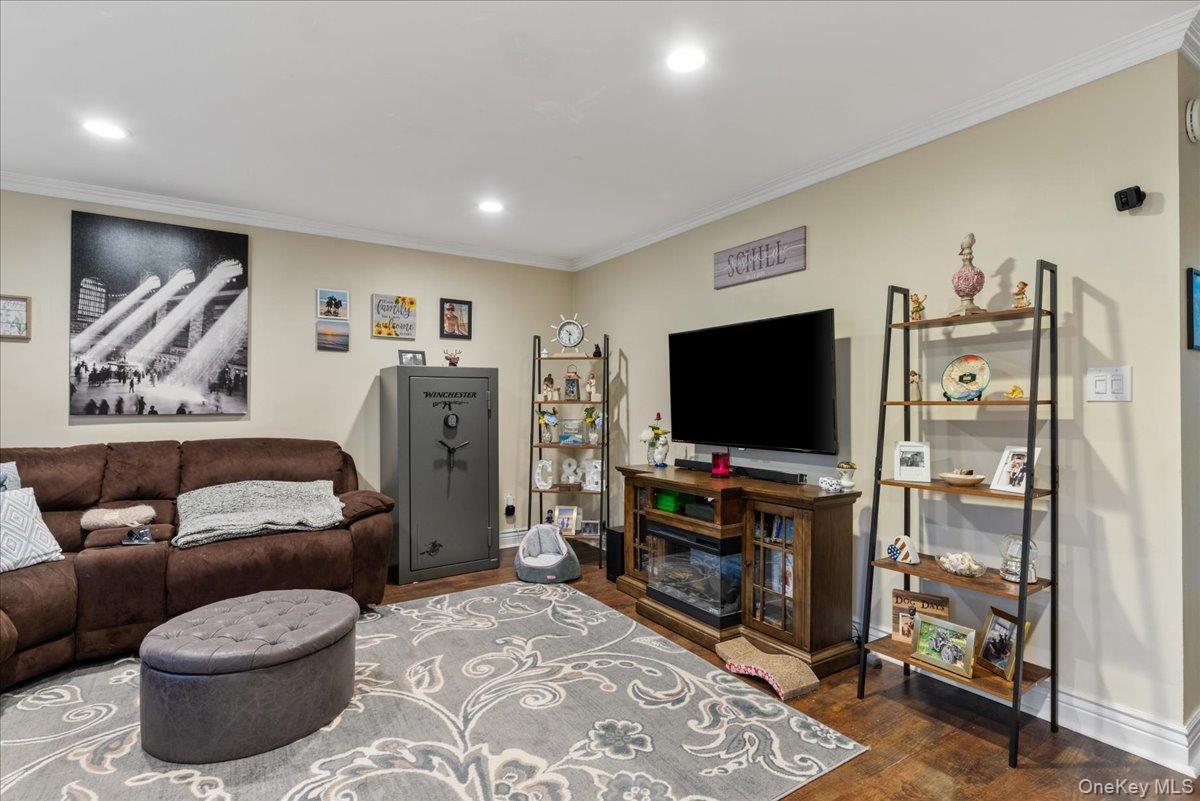 #14 photo, 4 Raintree Court, Deer Park , NY 11729