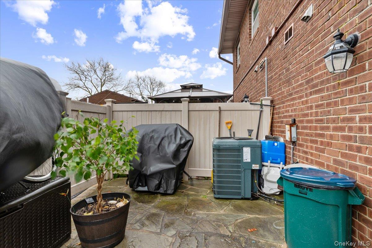 #4 photo, 4 Raintree Court, Deer Park , NY 11729