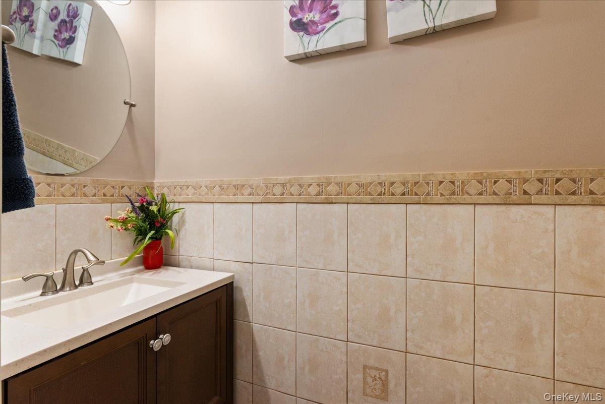 #9 photo, 4 Raintree Court, Deer Park , NY 11729