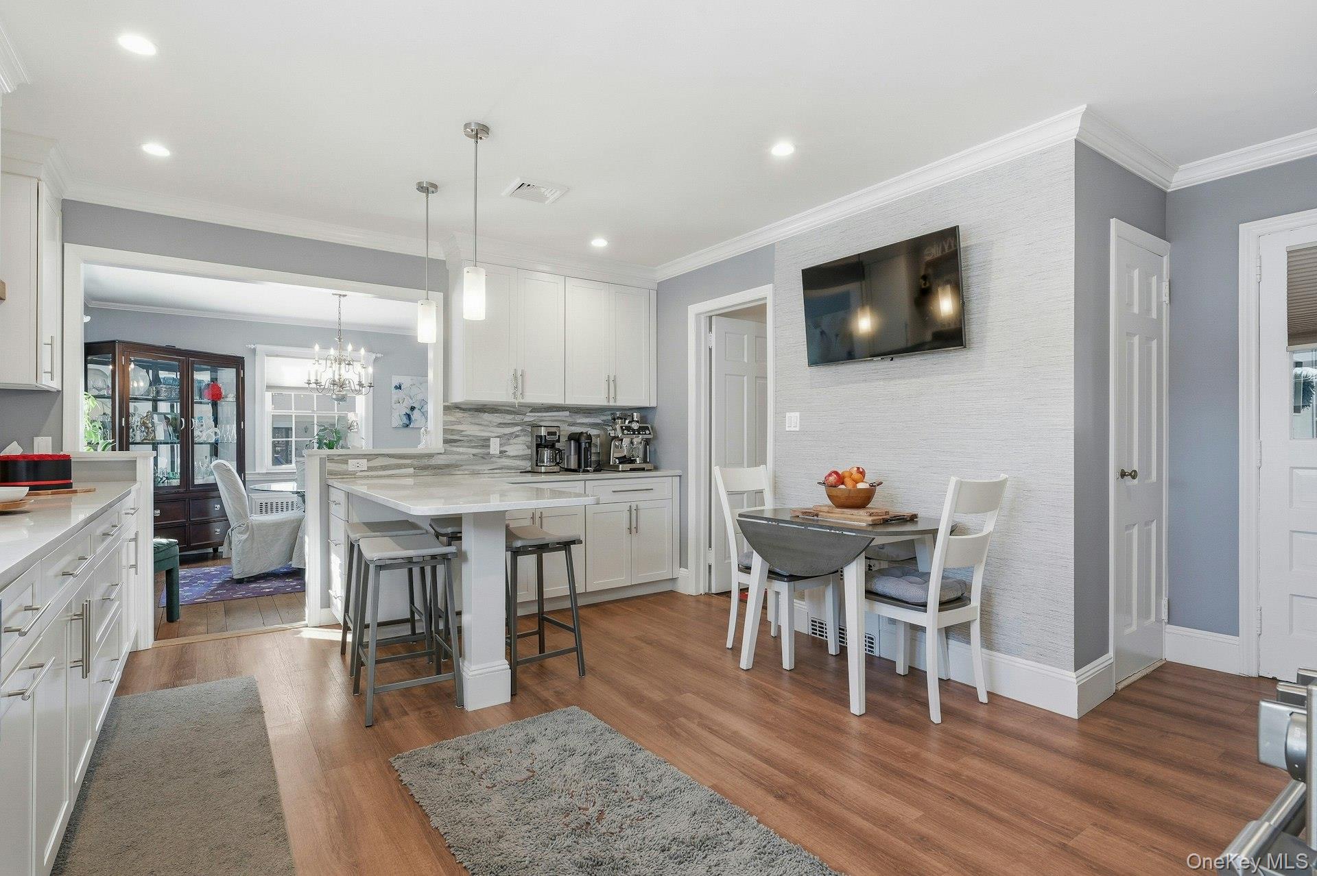 #12 photo, 6 Beverly Parkway, Freeport , NY 11520