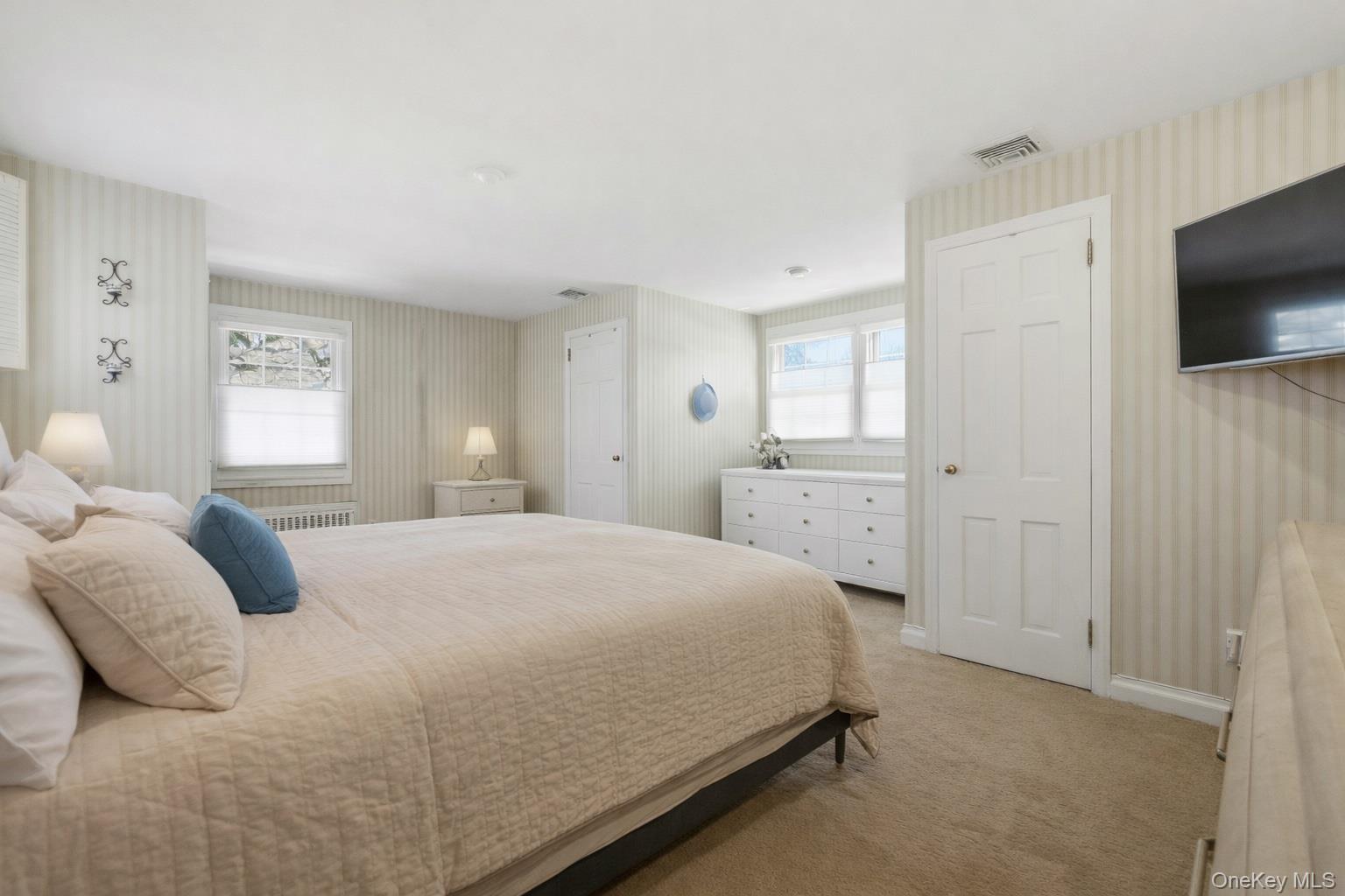 #20 photo, 6 Beverly Parkway, Freeport , NY 11520