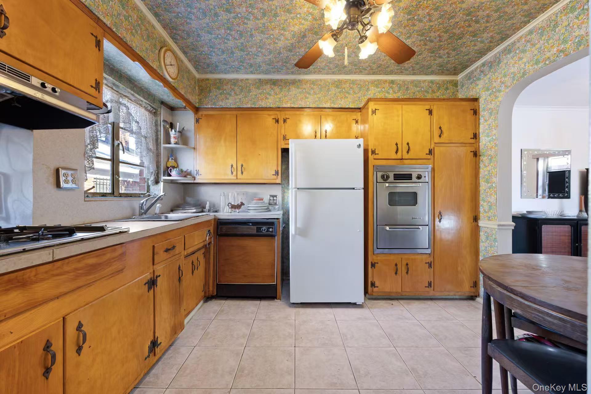 #2 photo, 20124 24th Avenue, Bayside , NY 11360