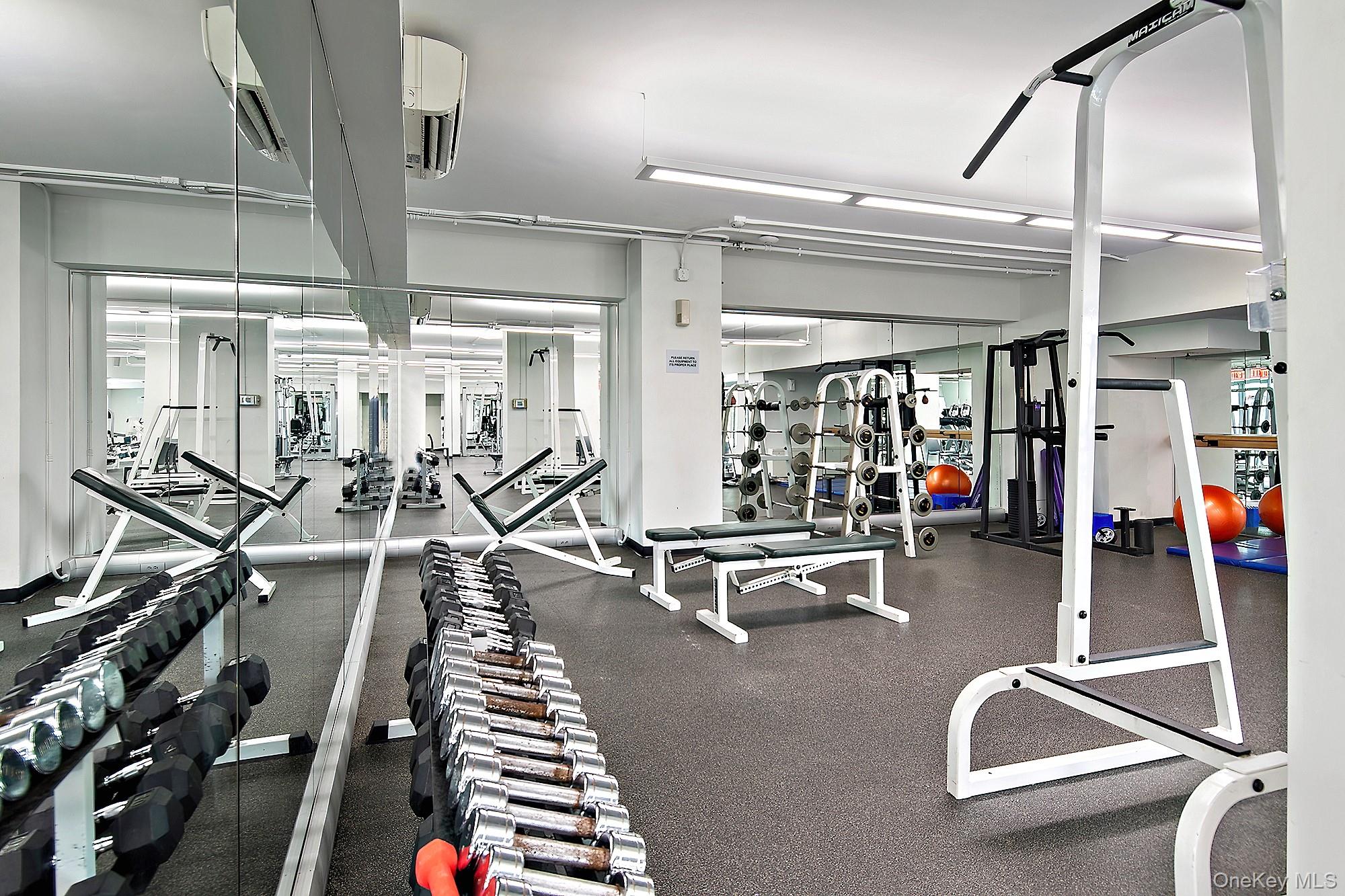 #10 photo, 2500 Johnson Avenue, Bronx , NY 10463