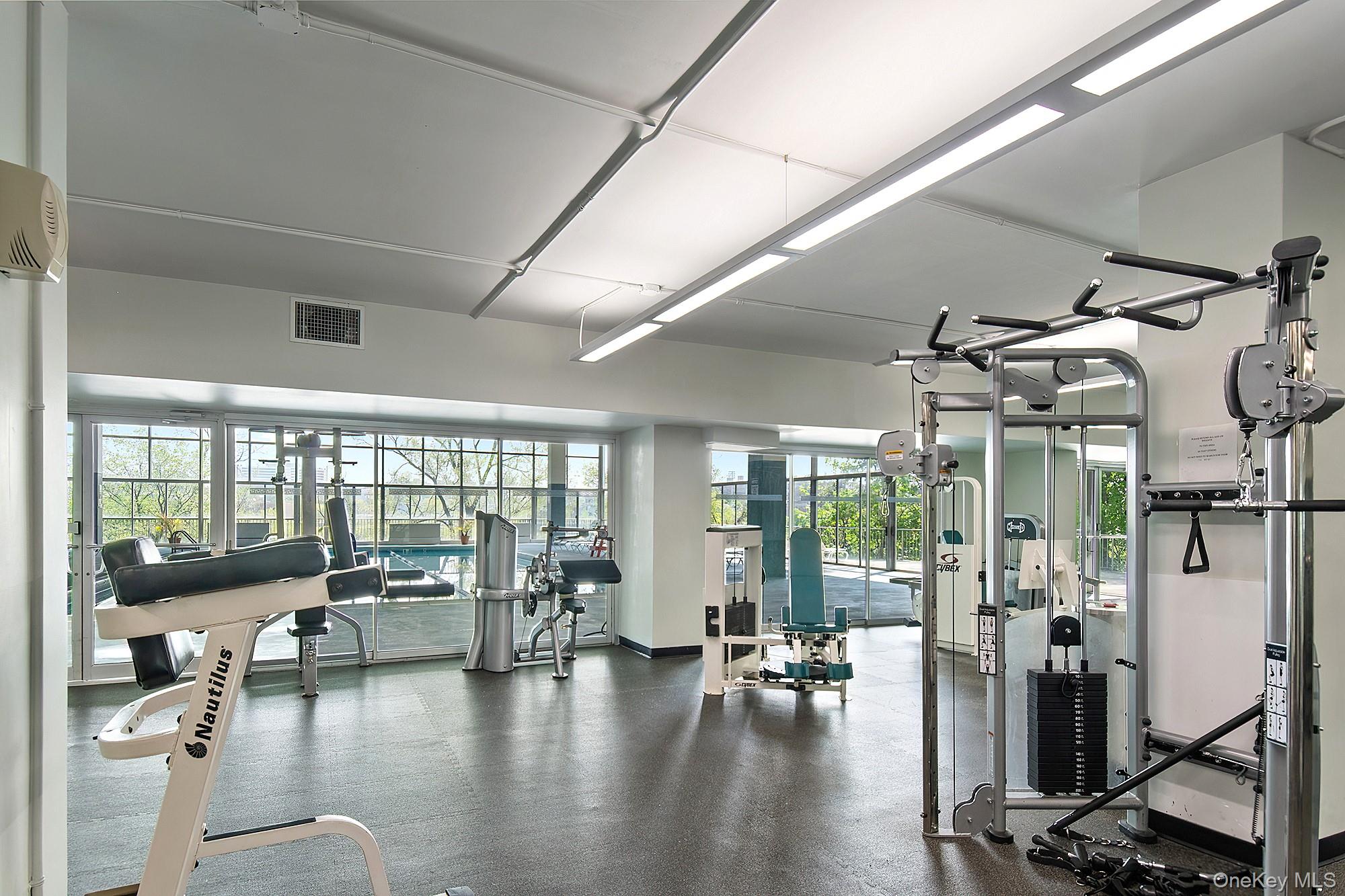 #11 photo, 2500 Johnson Avenue, Bronx , NY 10463