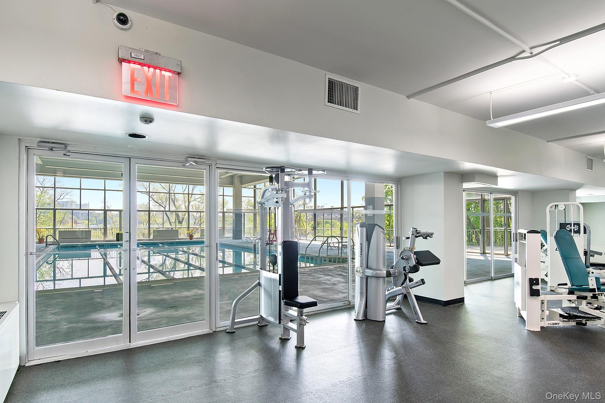 #12 photo, 2500 Johnson Avenue, Bronx , NY 10463