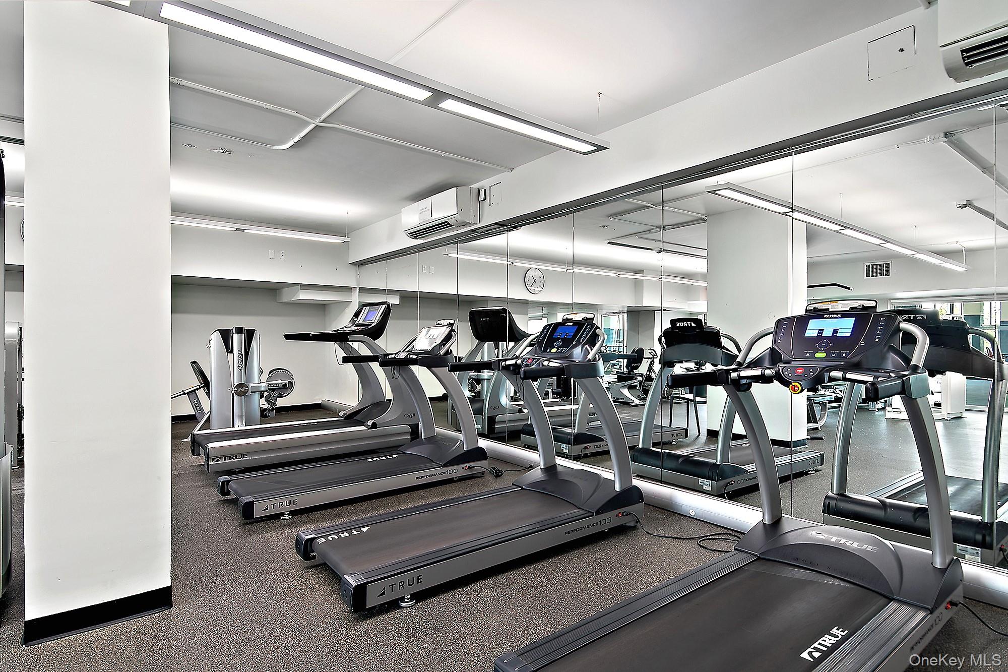 #9 photo, 2500 Johnson Avenue, Bronx , NY 10463