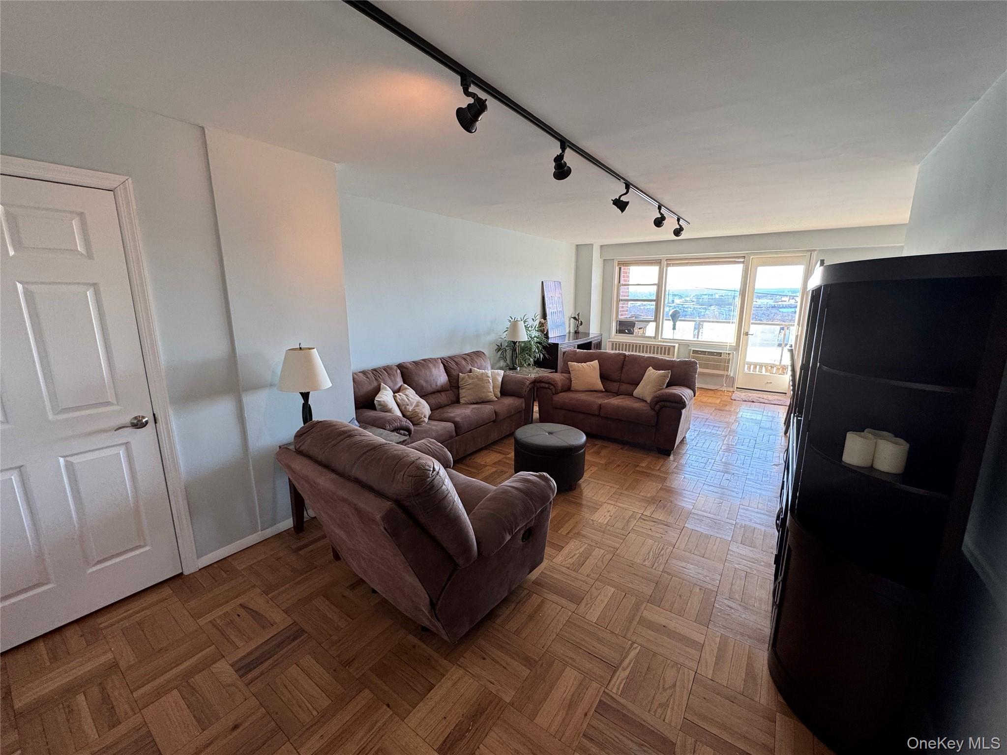 #3 photo, 1841 Central Park Avenue, Yonkers , NY 10710