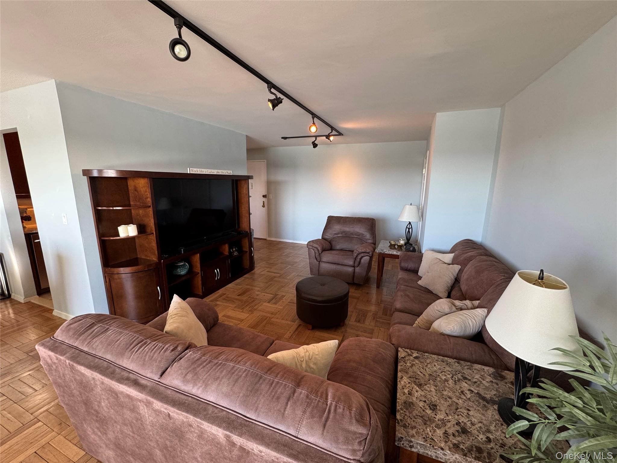 #5 photo, 1841 Central Park Avenue, Yonkers , NY 10710