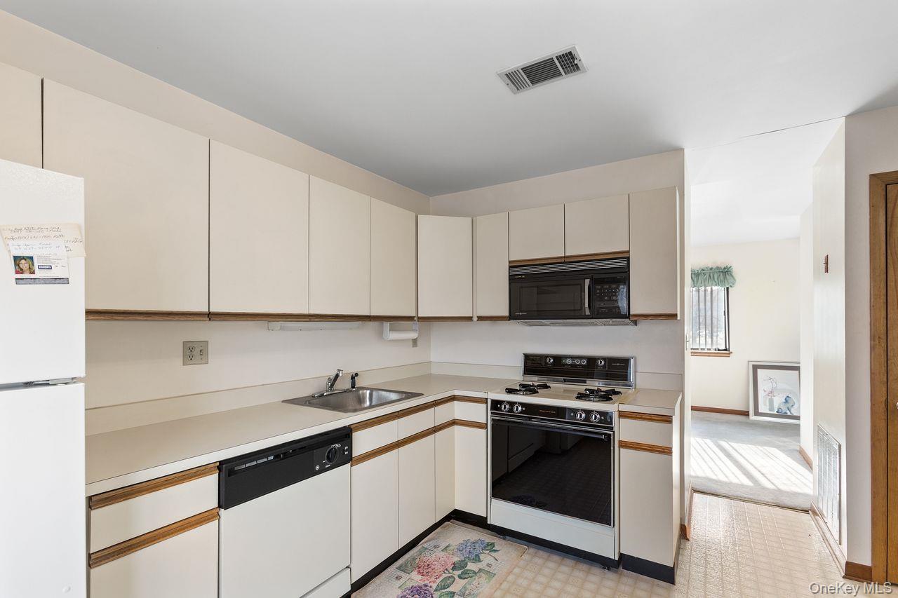 #9 photo, 422 Panorama, Mohegan Lake , NY 10547