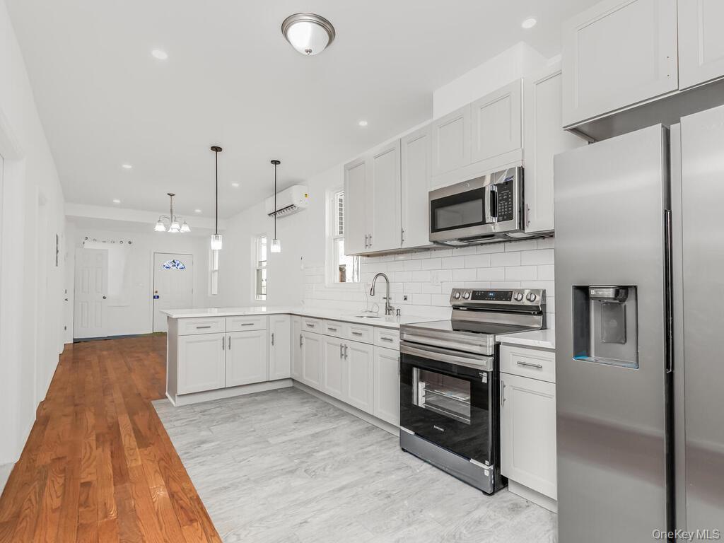 #3 photo, 940 E 212th Street, Bronx , NY 10469