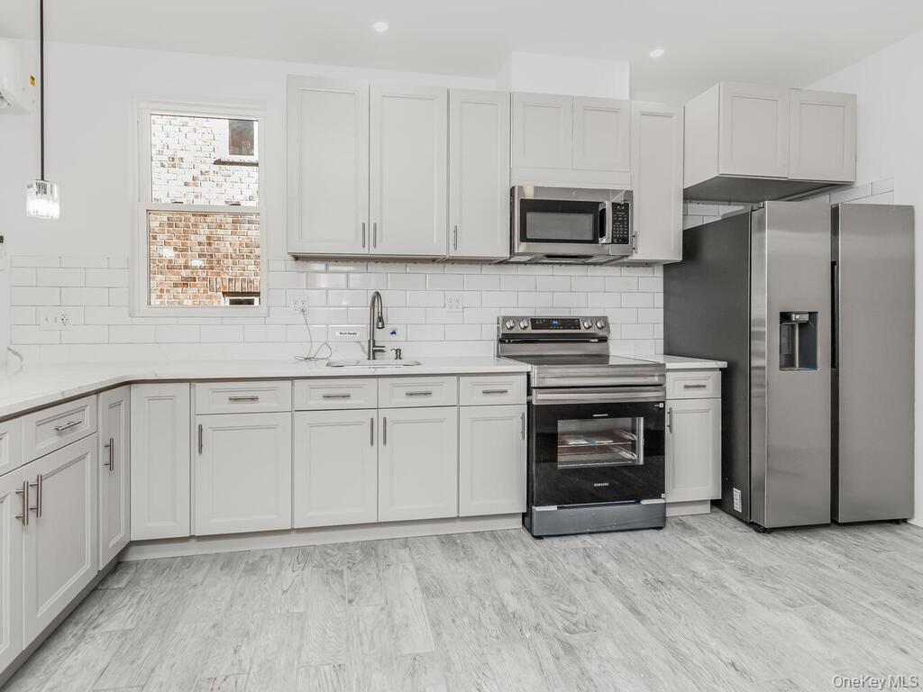 #6 photo, 940 E 212th Street, Bronx , NY 10469