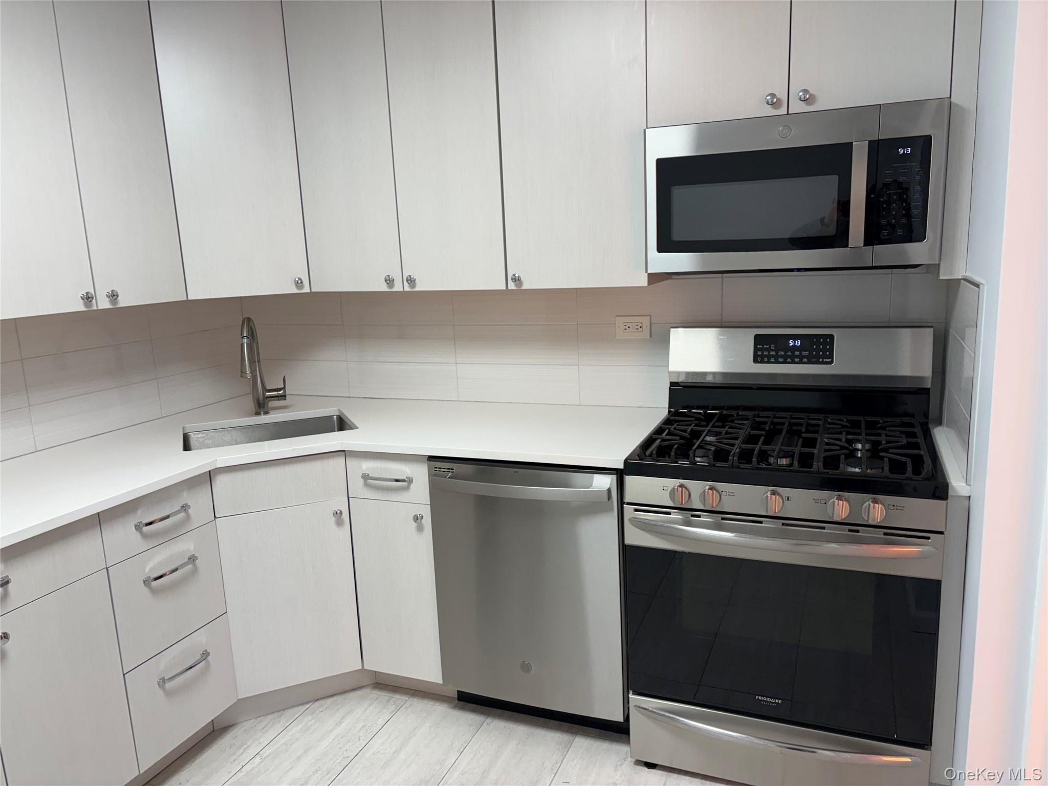 #6 photo, 1 Bay Club Drive, קווינס Bayside , NY 11360