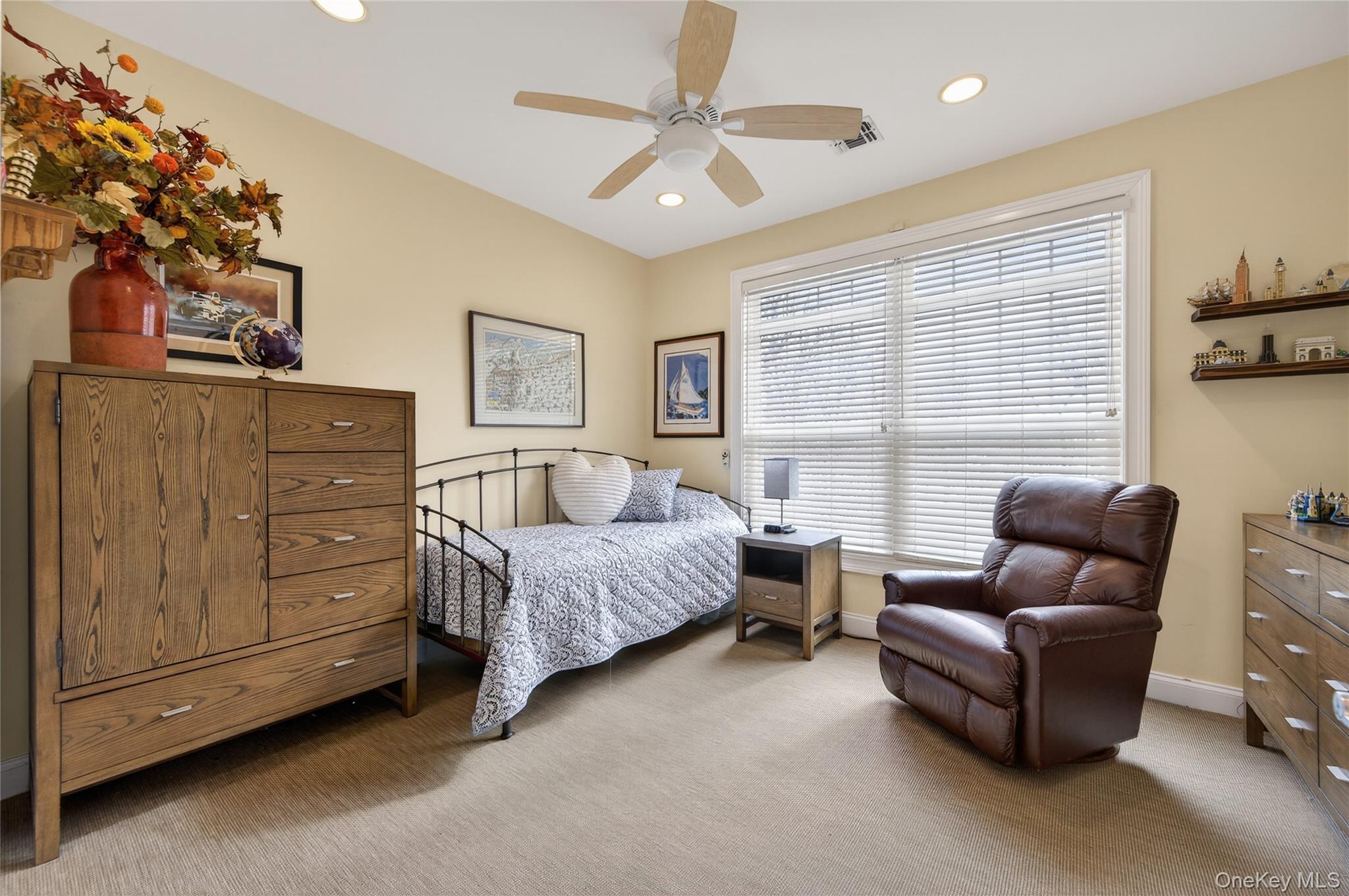 #15 photo, 556 Pacing Way, ナッソー郡 Westbury , NY 11590