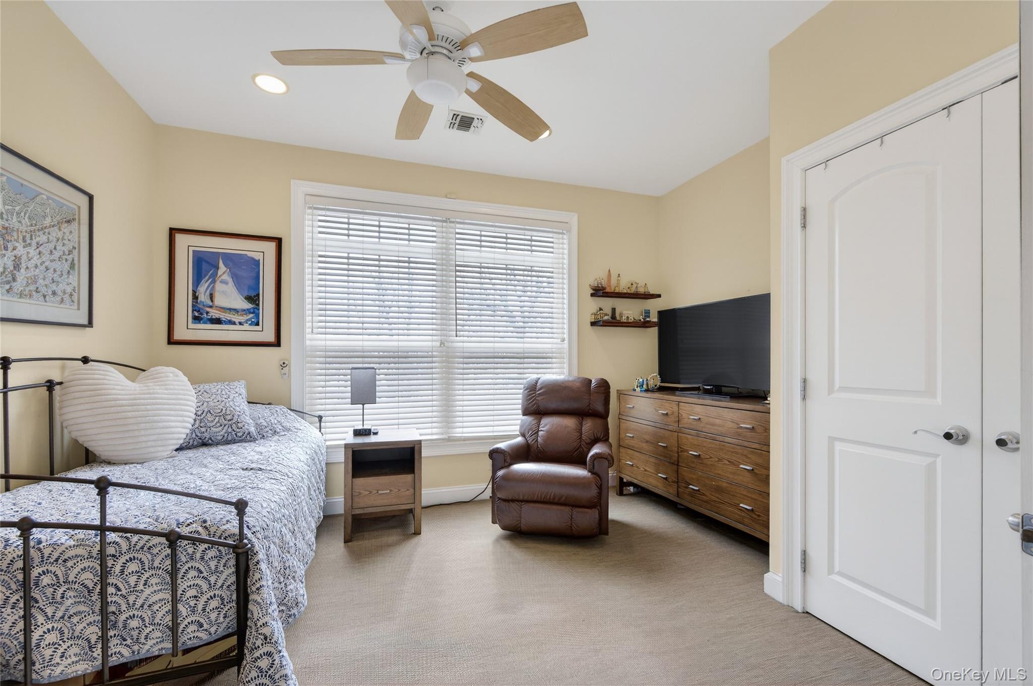 #16 photo, 556 Pacing Way, ナッソー郡 Westbury , NY 11590