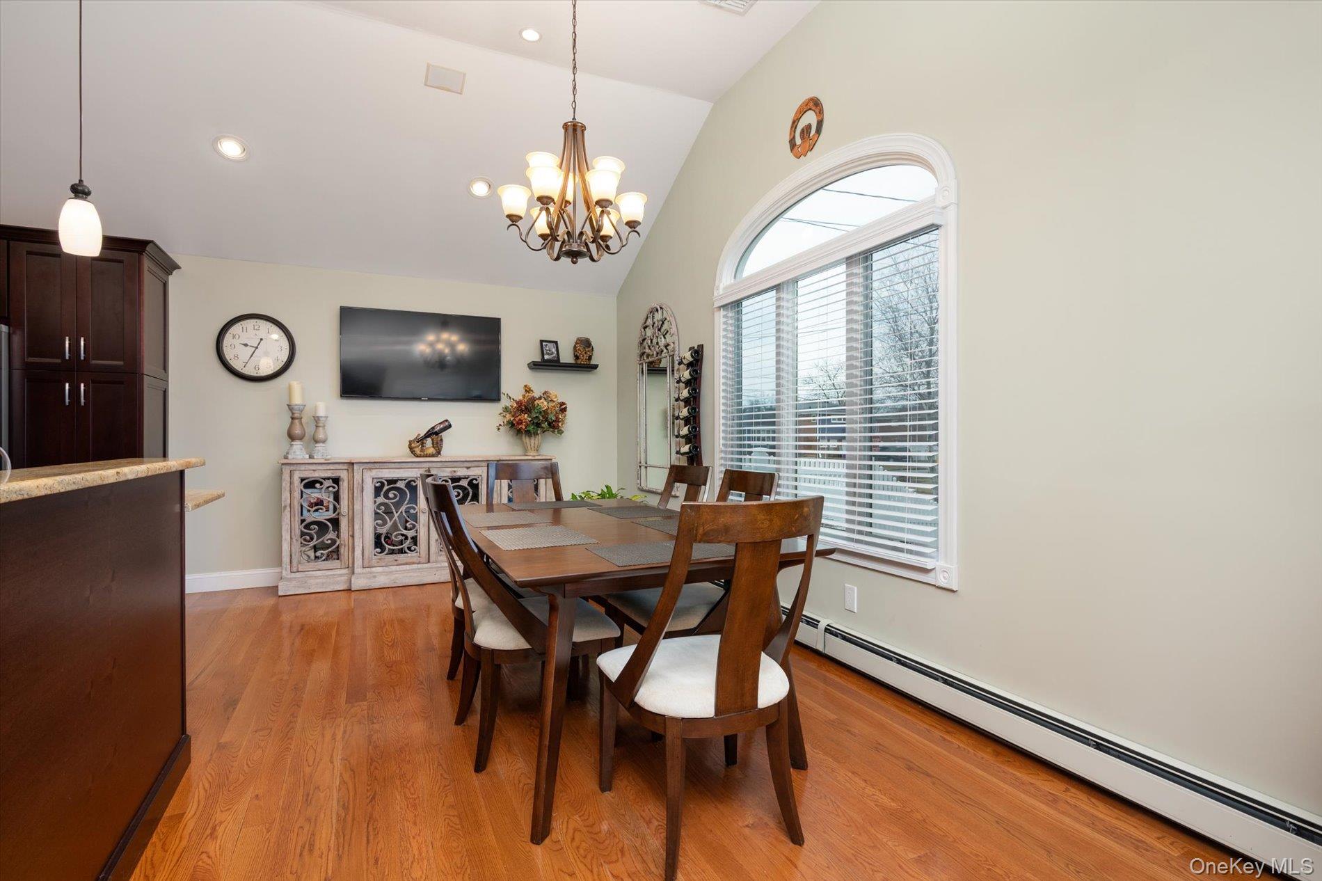 #3 photo, 525 Roosevelt Avenue, Massapequa Park , NY 11762