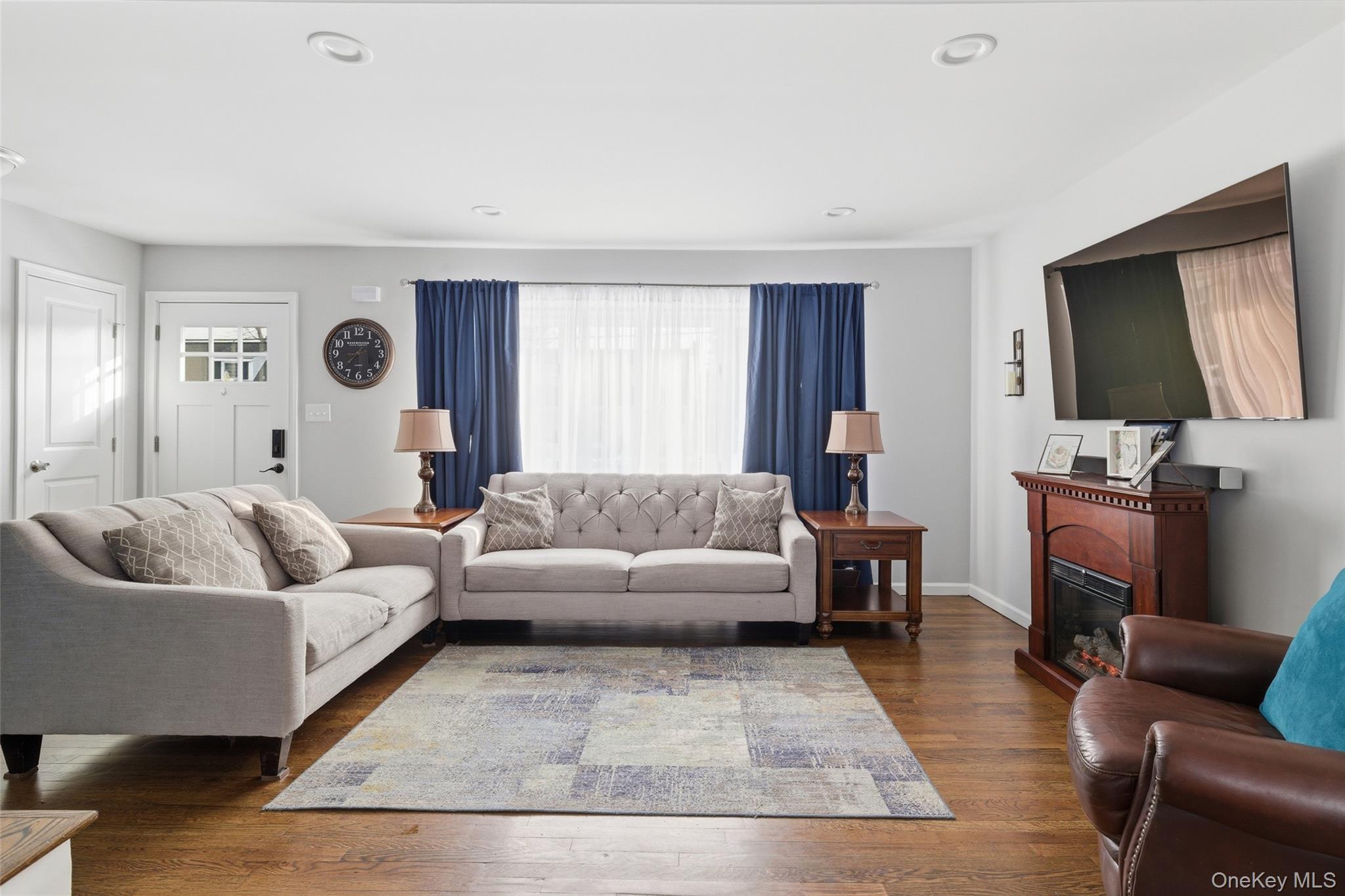 #3 photo, 30 Linwood Place, Massapequa Park , NY 11762