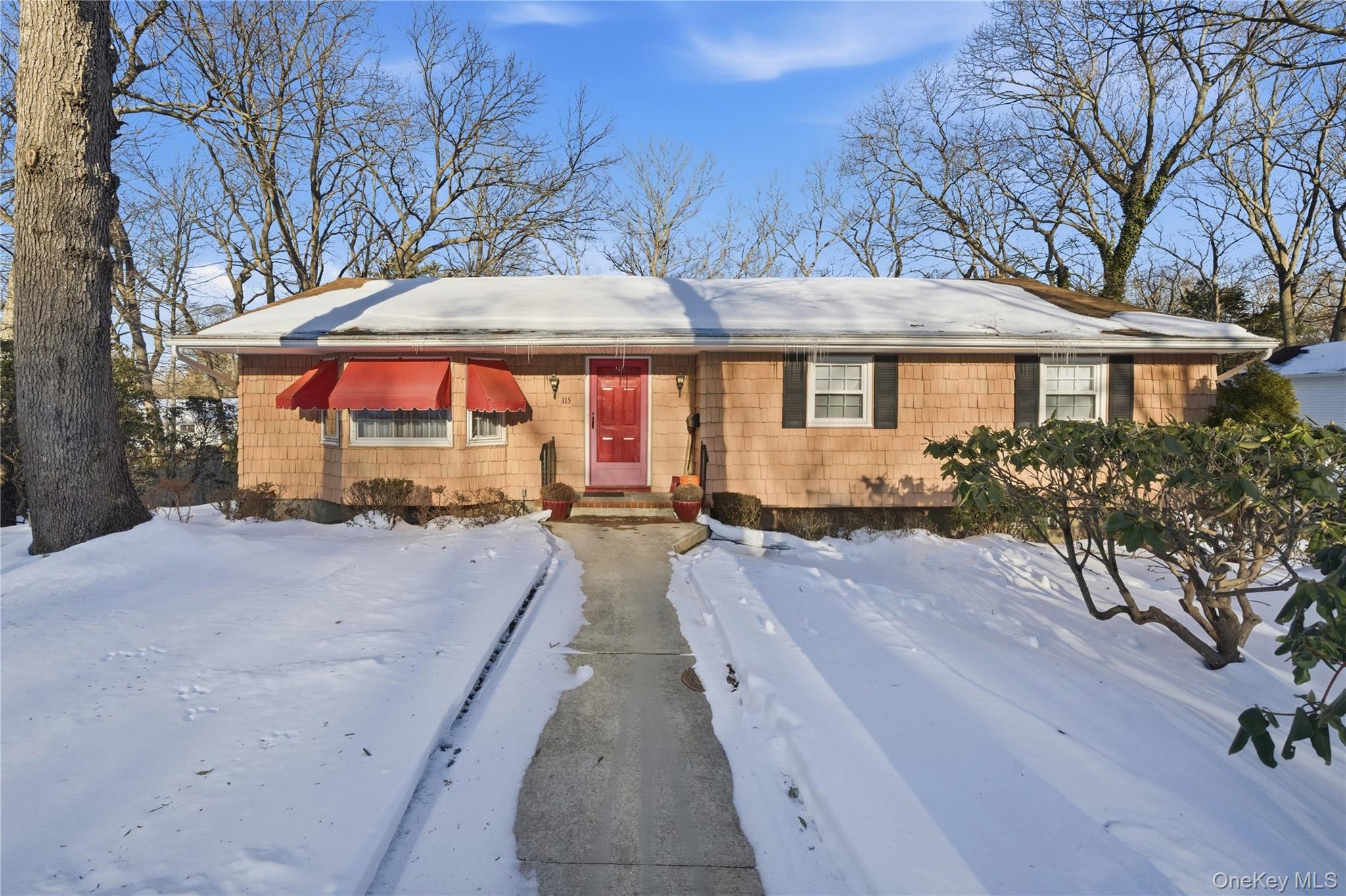 #1 photo, 115 Red Oak Court, Port Jefferson , NY 11777