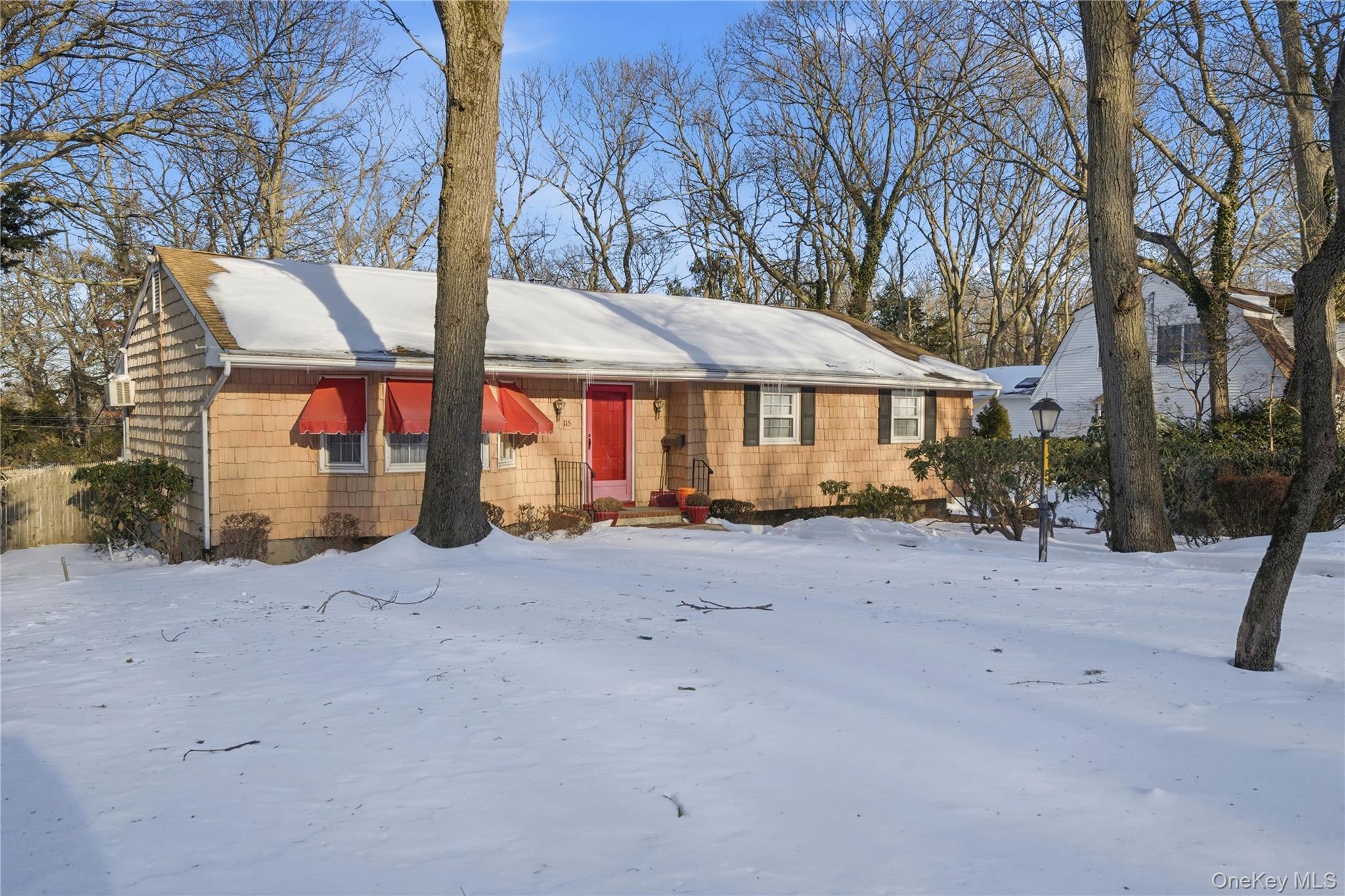 #2 photo, 115 Red Oak Court, Port Jefferson , NY 11777