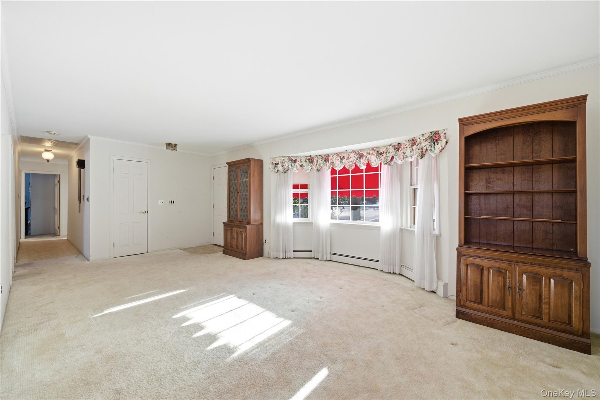 #4 photo, 115 Red Oak Court, Port Jefferson , NY 11777