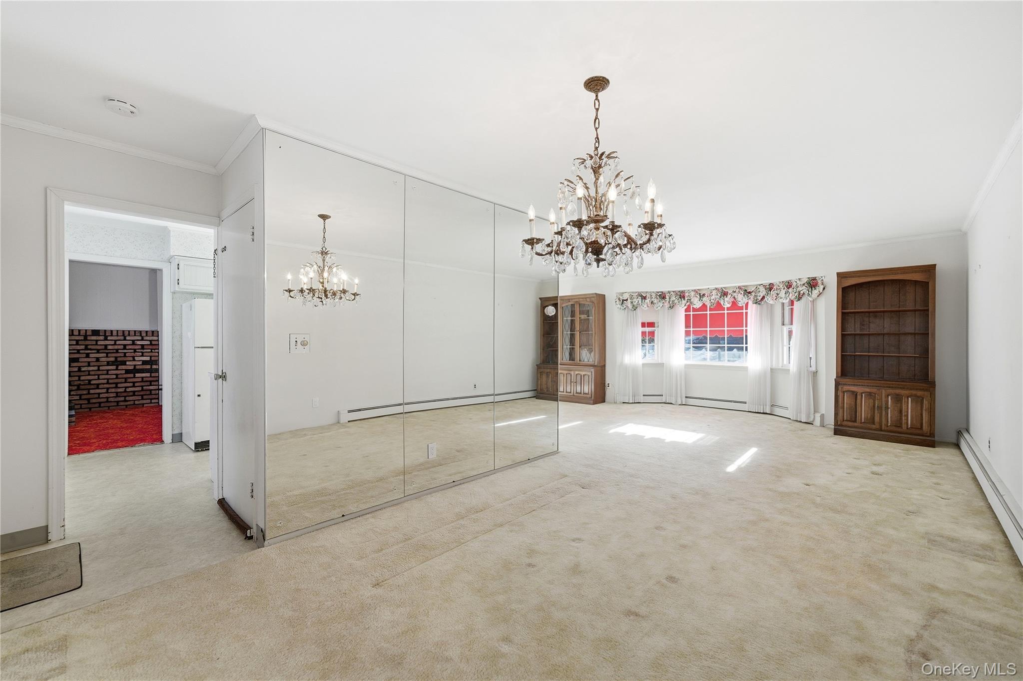 #5 photo, 115 Red Oak Court, Port Jefferson , NY 11777