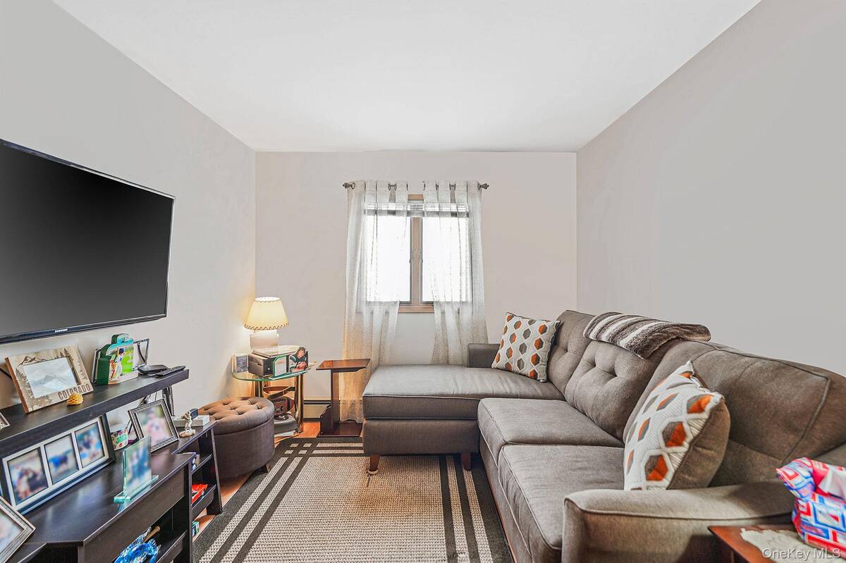 #22 photo, 158 Spiral Road, Holtsville , NY 11742