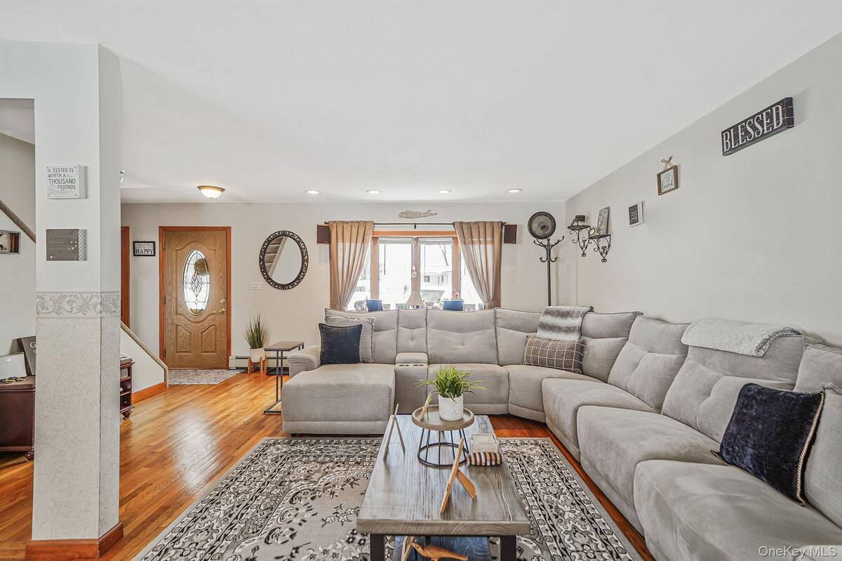 #26 photo, 158 Spiral Road, Holtsville , NY 11742