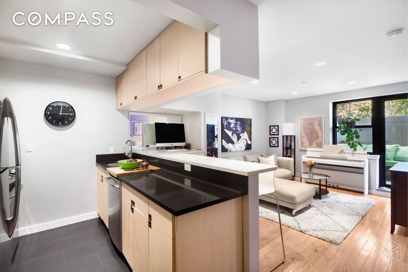 #3 photo, 2101 8th Avenue, Harlem , NY 10026