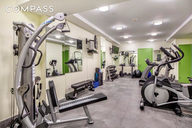 #9 photo, 2101 8th Avenue, Harlem , NY 10026