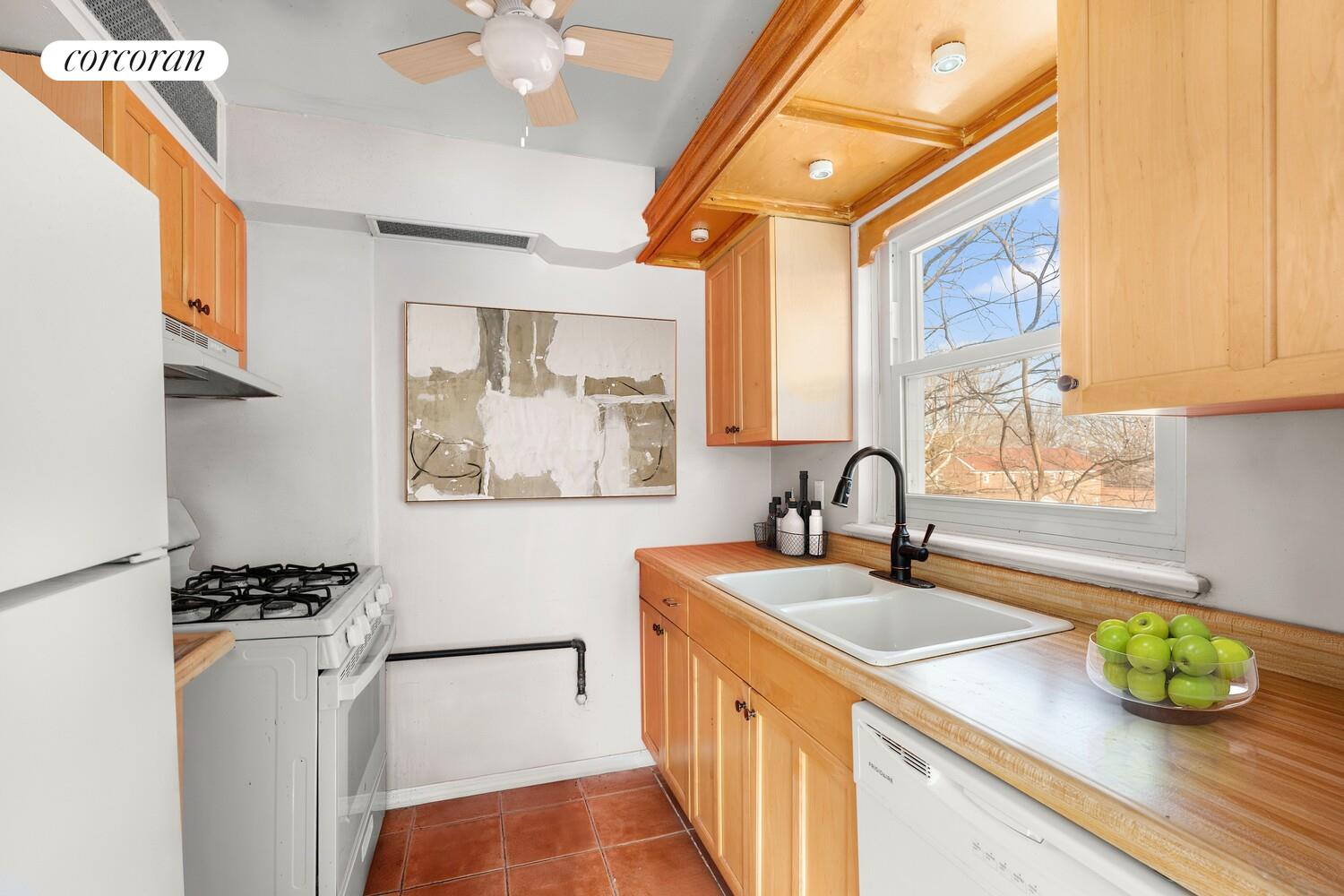 #13 photo, 147-36 CHARTER Road, Kew Gardens Hills , NY 11435