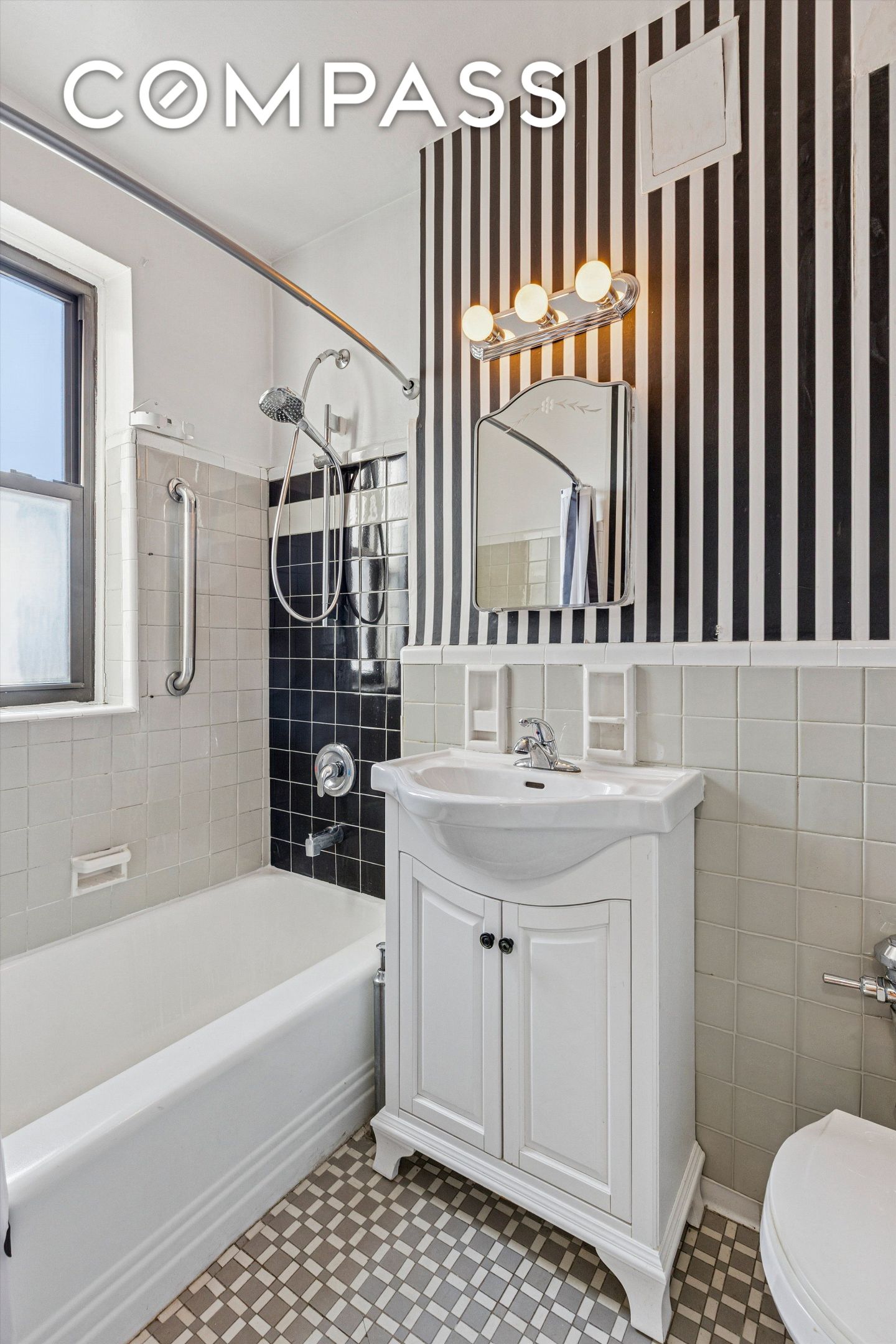 #12 photo, 90 Park Terrace E, Inwood , NY 10034