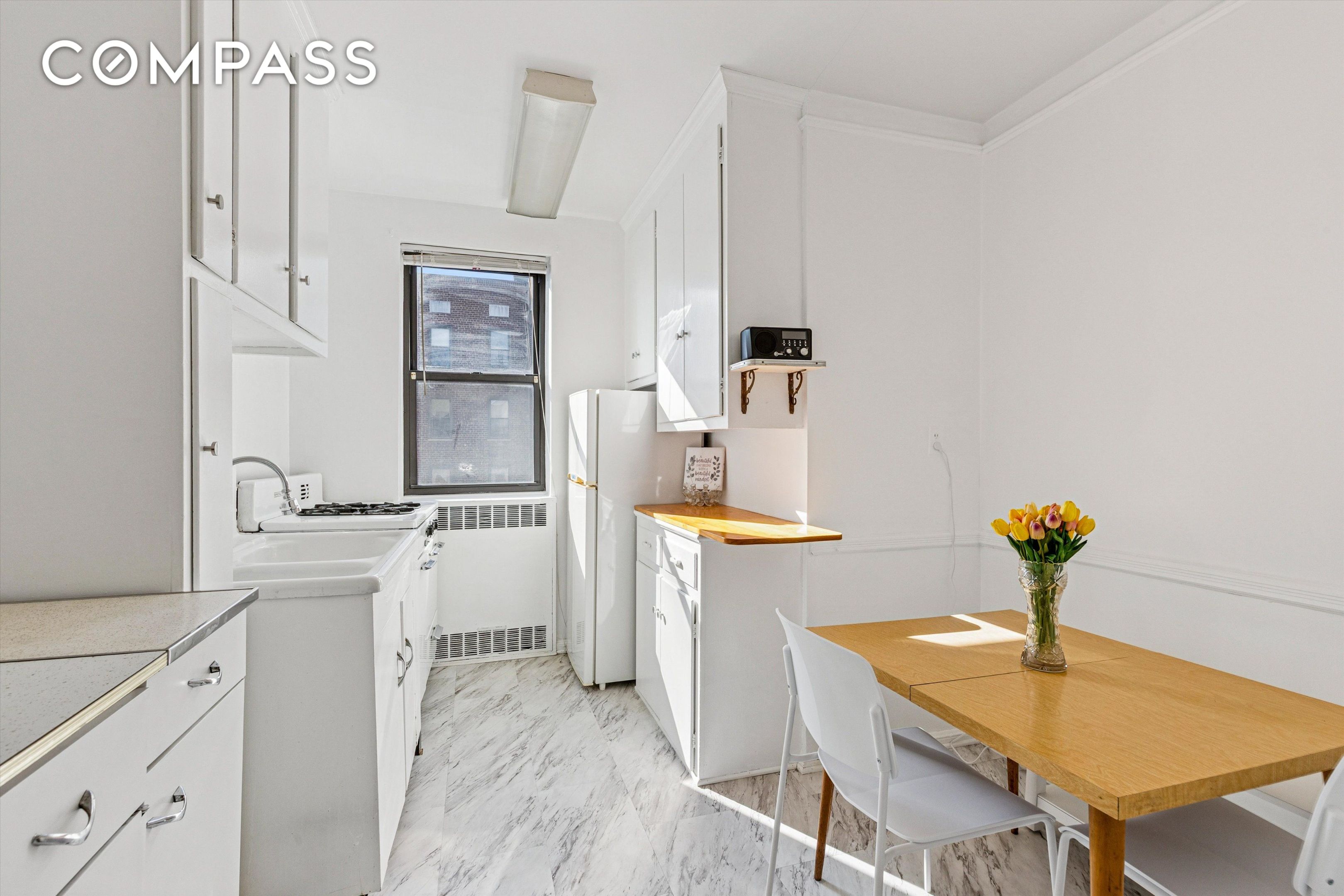 #7 photo, 90 Park Terrace E, Inwood , NY 10034