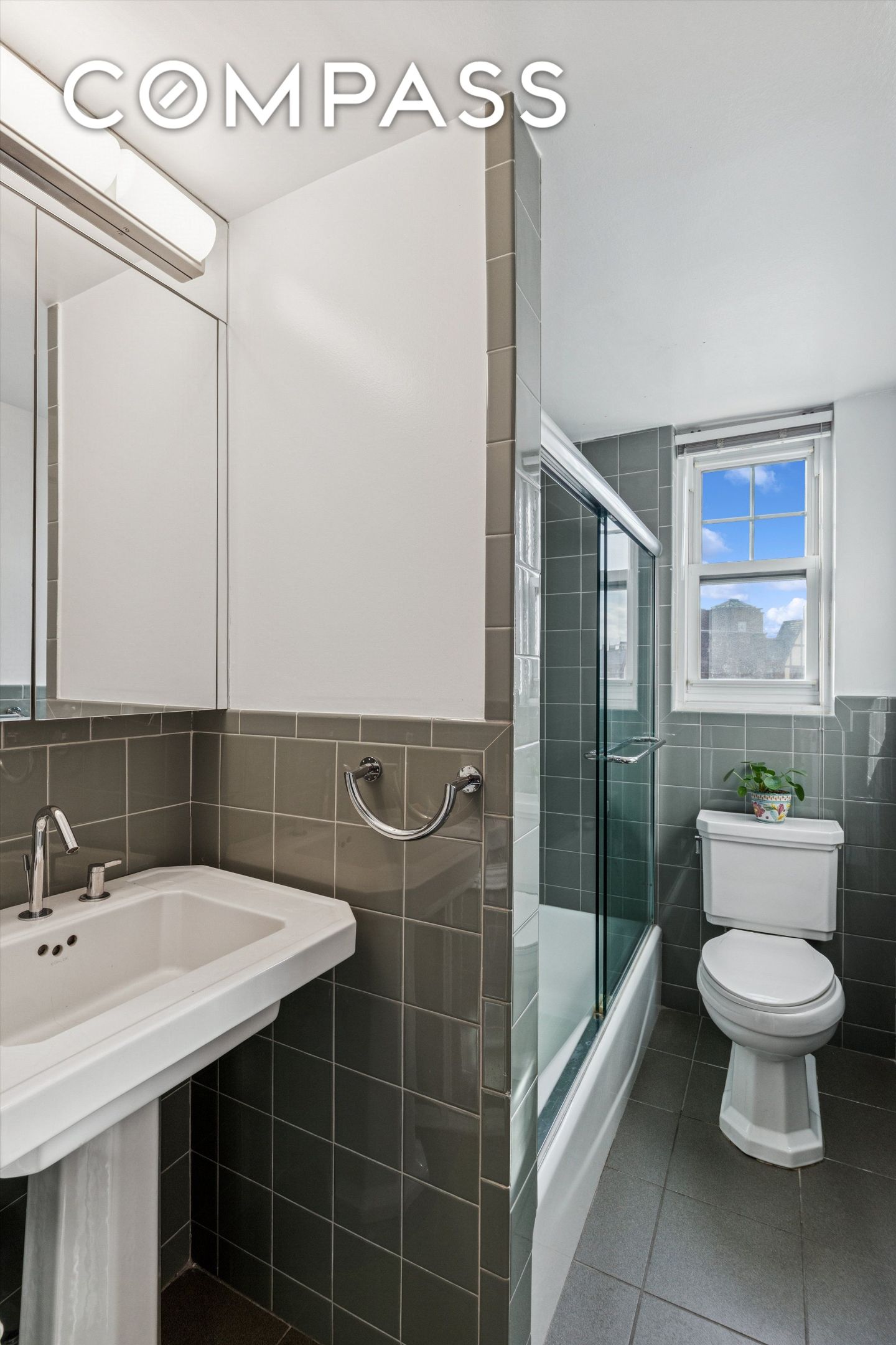 #11 photo, 200 Cabrini Boulevard, Hudson Heights , NY 10033