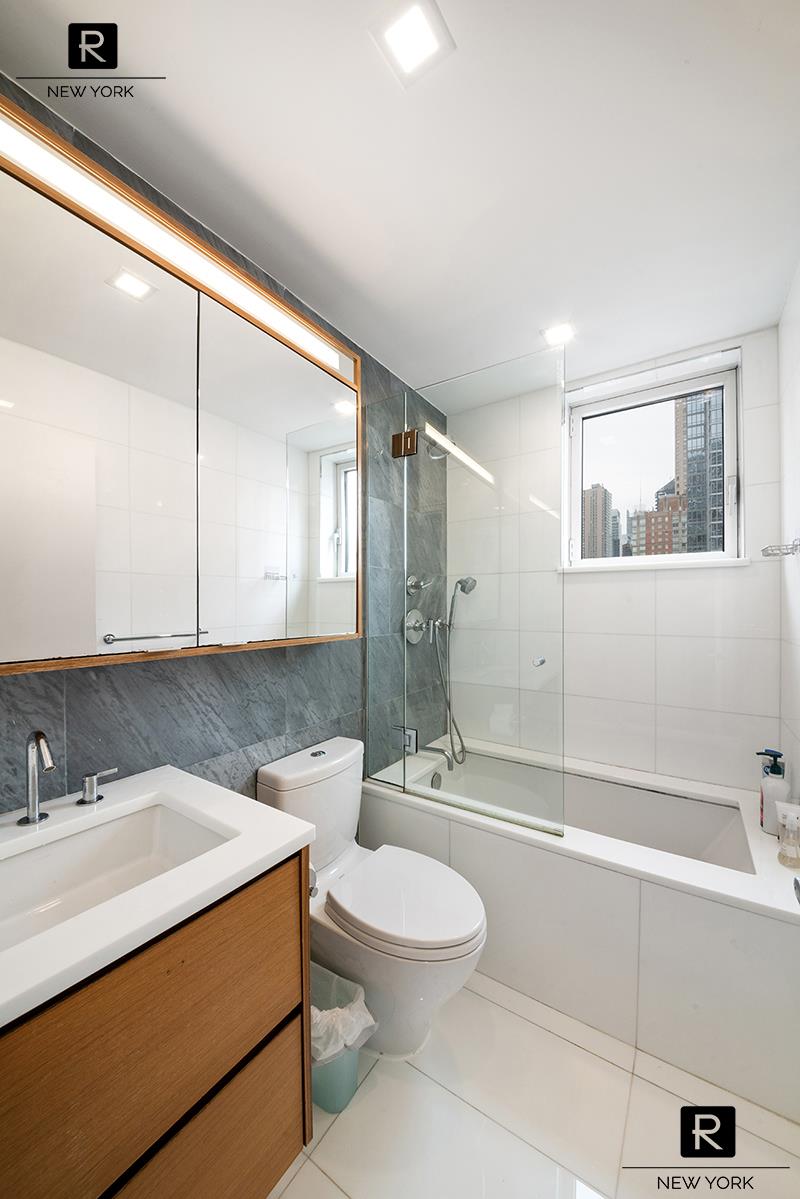 #7 photo, 301 W 53rd Street, Hell's Kitchen , NY 10019