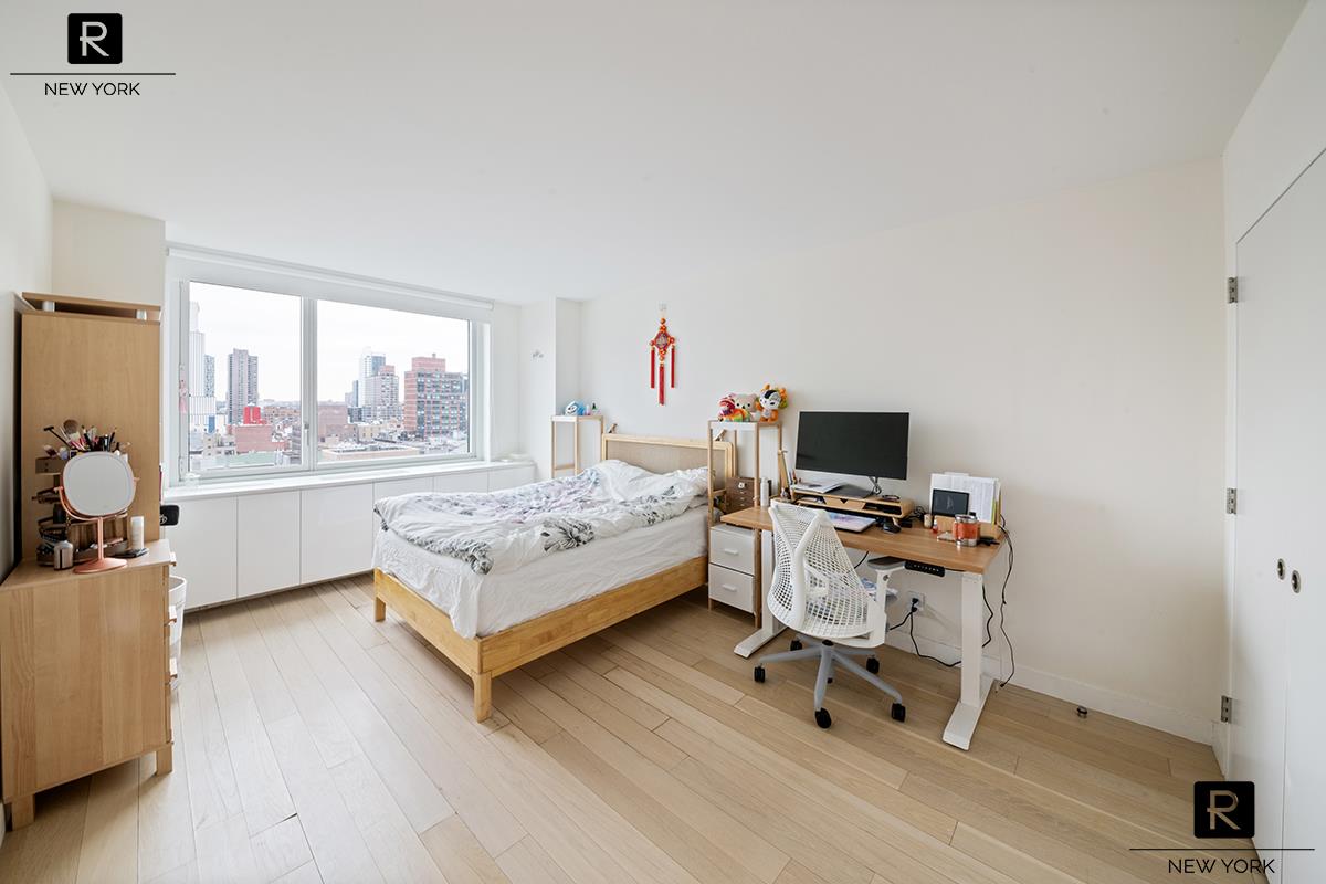 #8 photo, 301 W 53rd Street, Hell's Kitchen , NY 10019