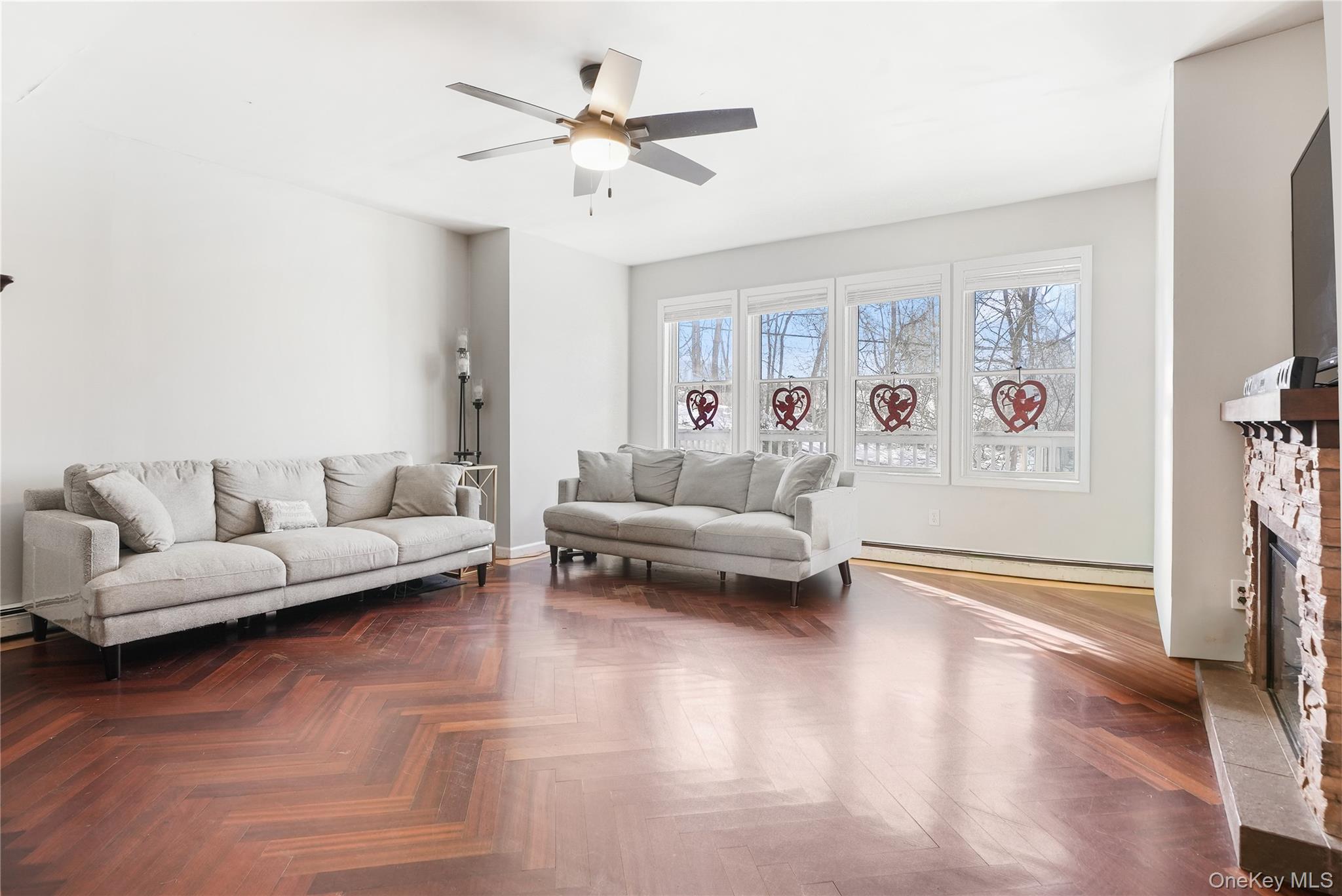 #8 photo, 7 Warwick Turnpike, 뉴욕주 Warwick , NY 10990