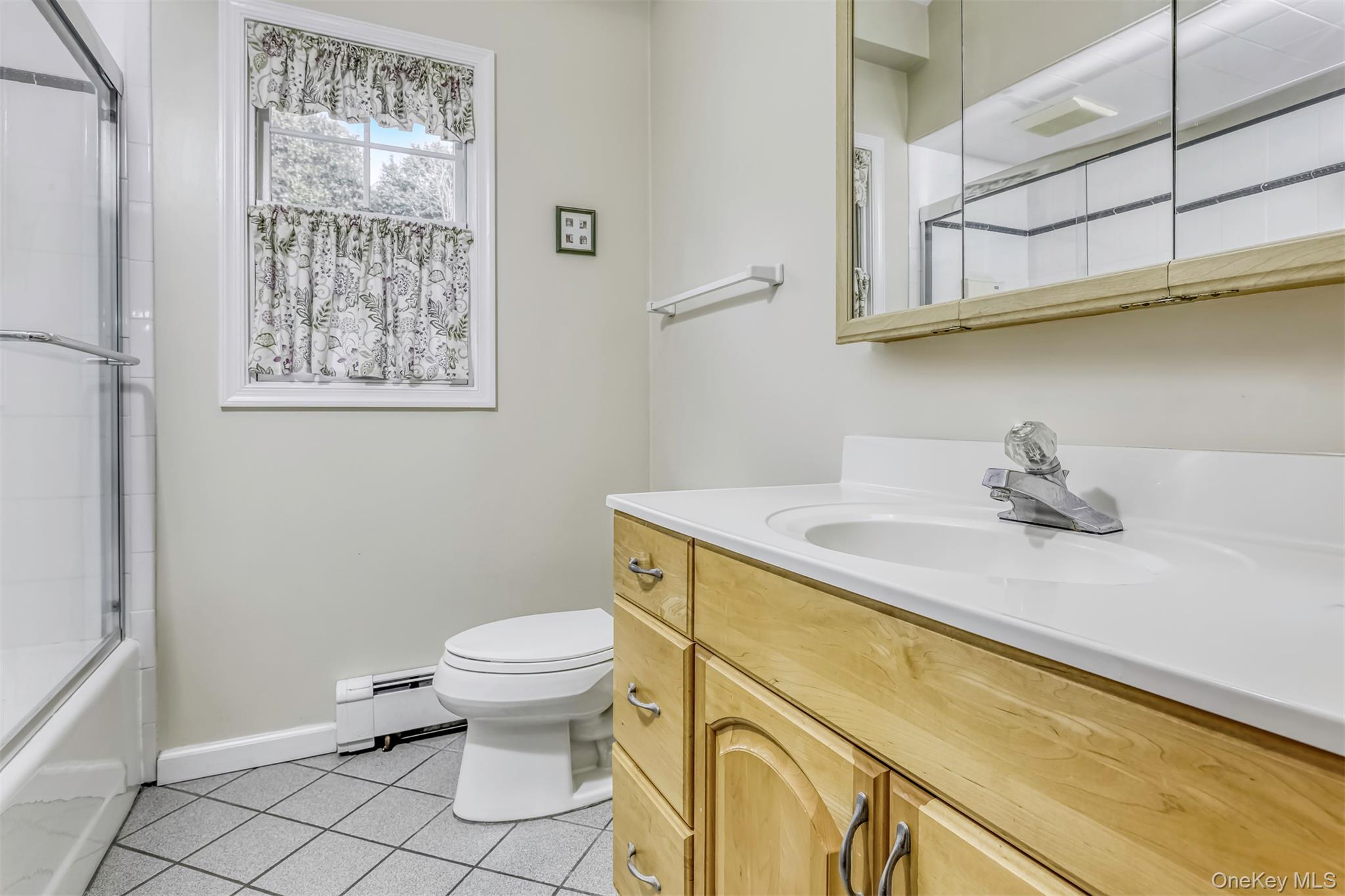 #19 photo, 12 Canterbury Lane, Suffern , NY 10901