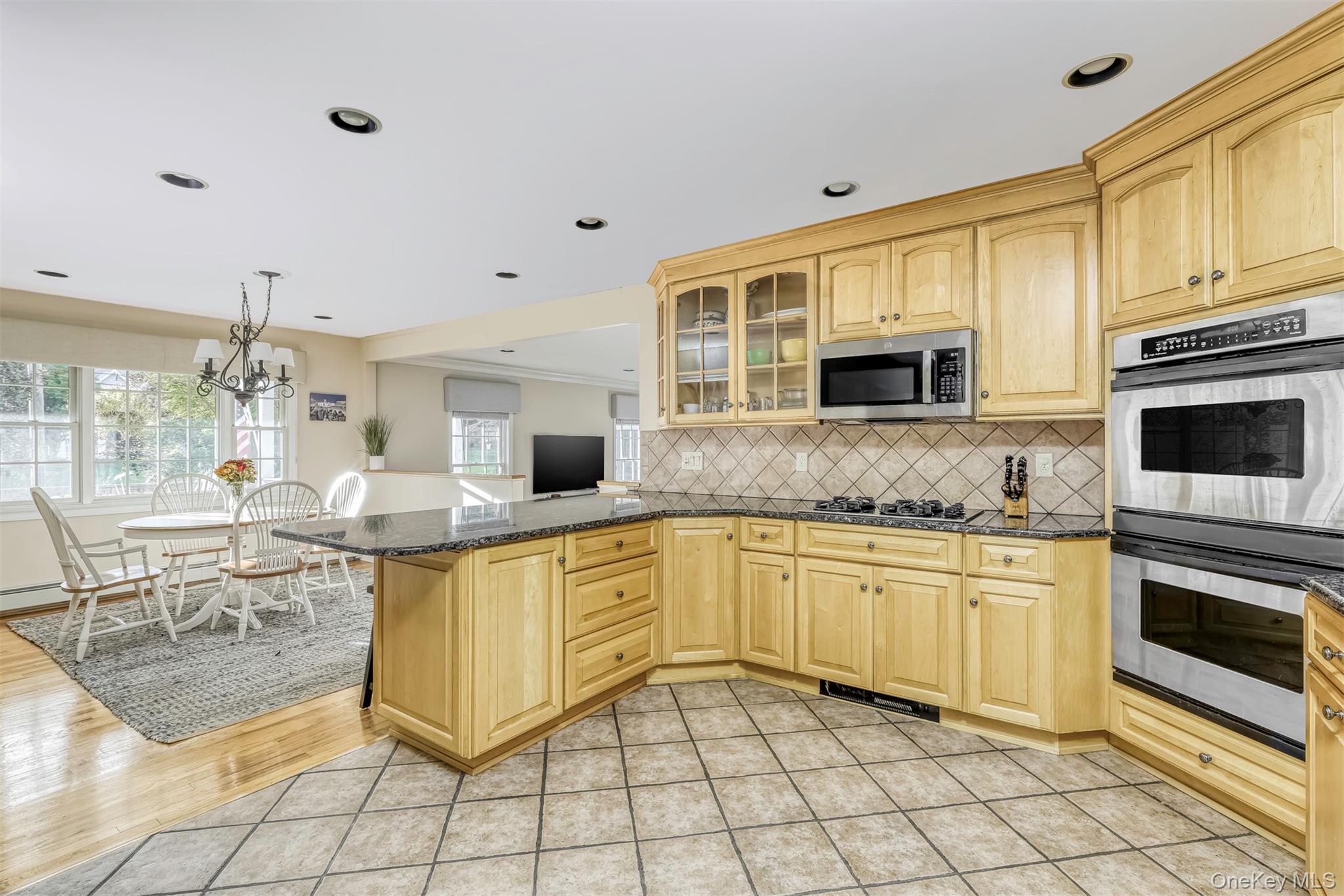 #7 photo, 12 Canterbury Lane, Suffern , NY 10901