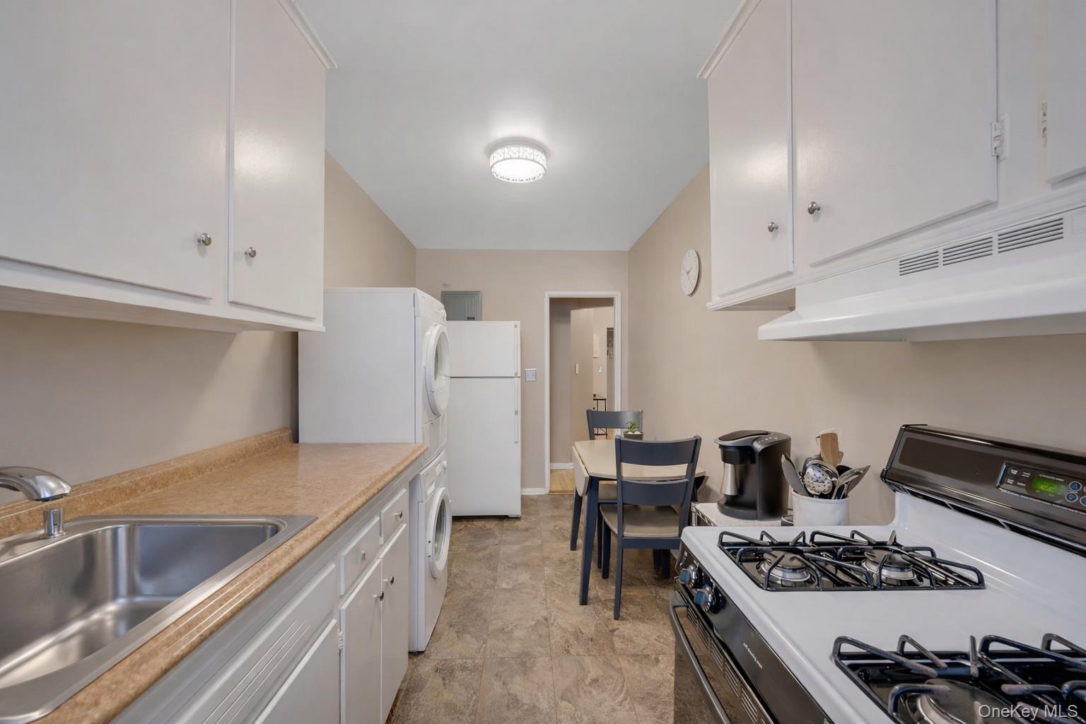 #11 photo, 329 Palmer Terrace, Mamaroneck , NY 10543