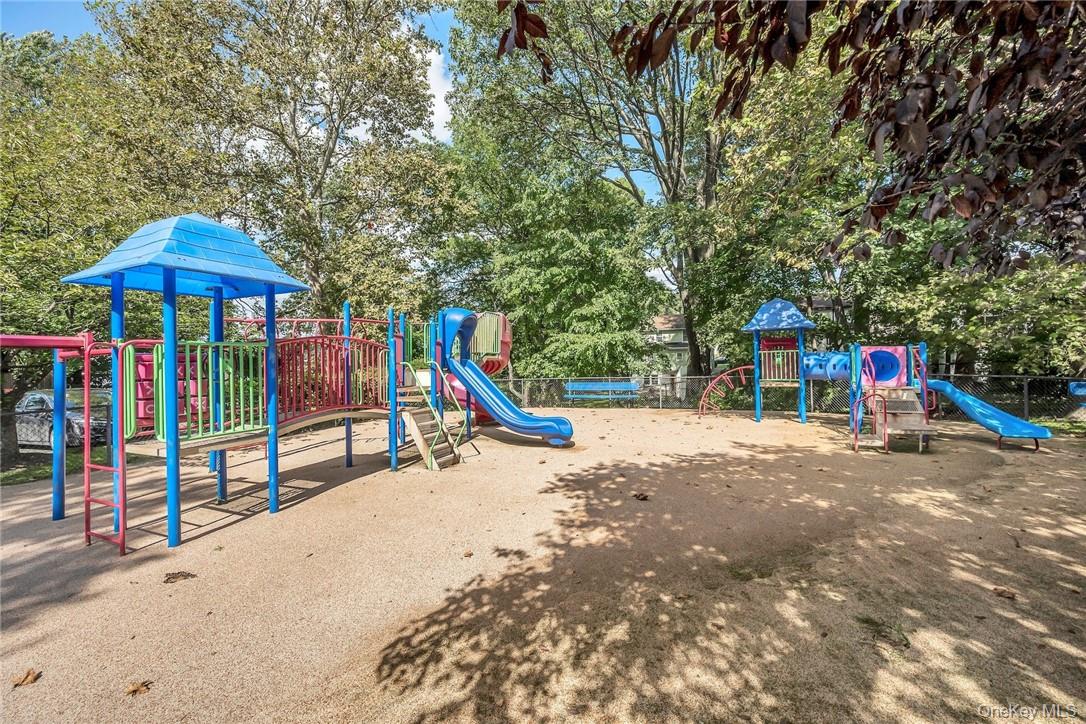 #18 photo, 329 Palmer Terrace, Mamaroneck , NY 10543