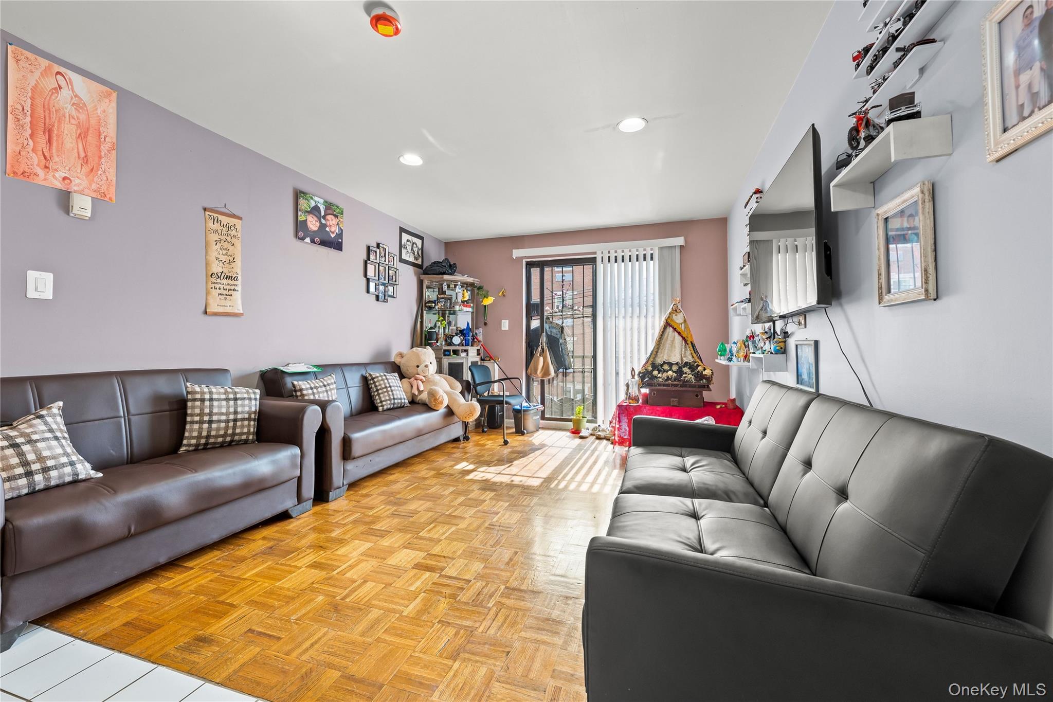 #17 photo, 5609 van cleef, Corona , NY 11368