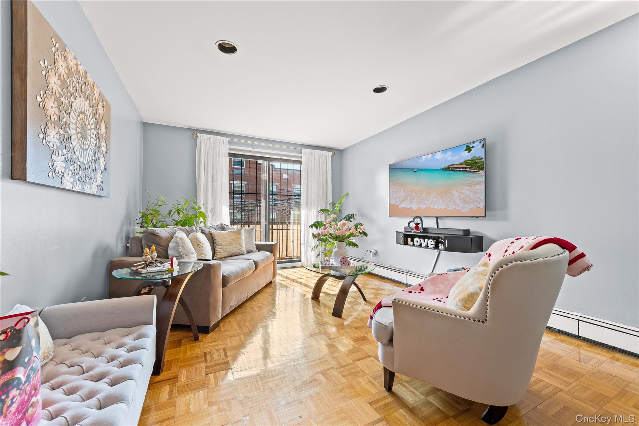 #6 photo, 5609 van cleef, Corona , NY 11368