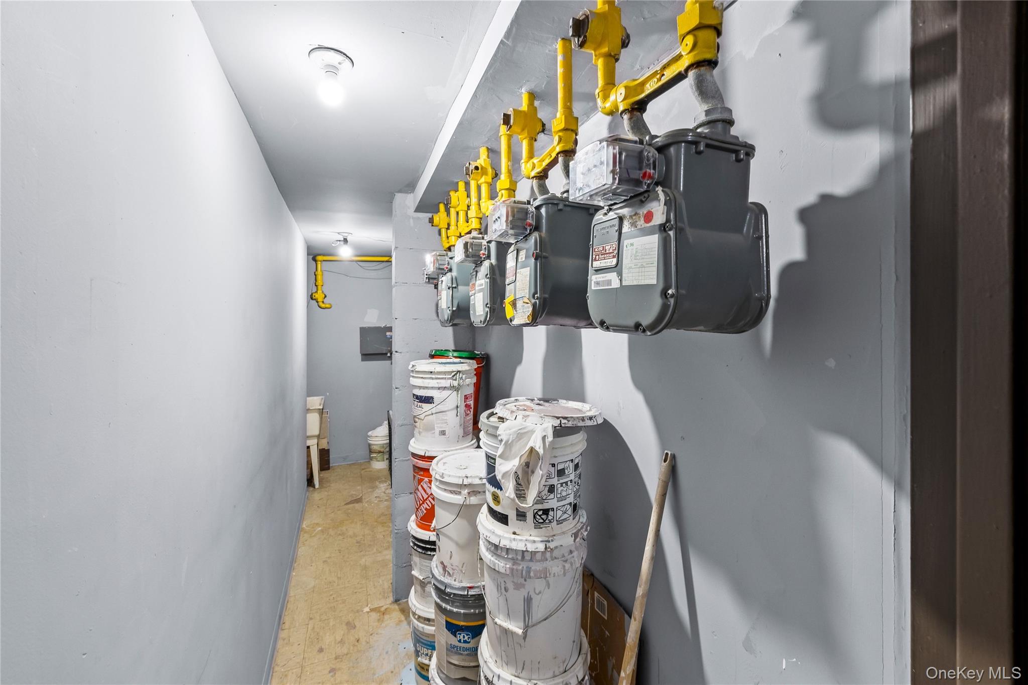 #10 photo, 5609 van cleef, Corona , NY 11368