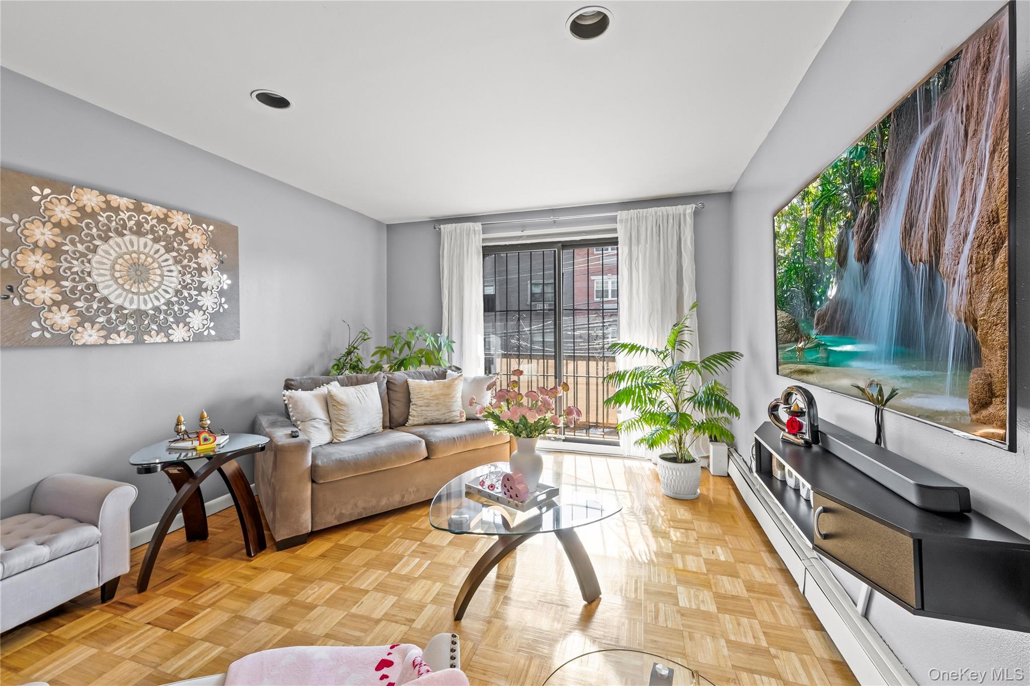 #4 photo, 5609 van cleef, Corona , NY 11368