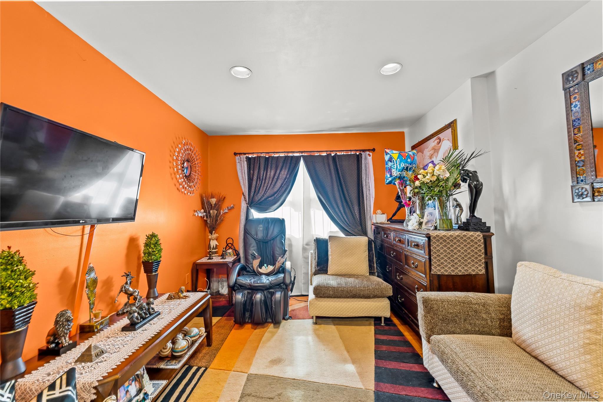 #6 photo, 5609 van cleef, Corona , NY 11368