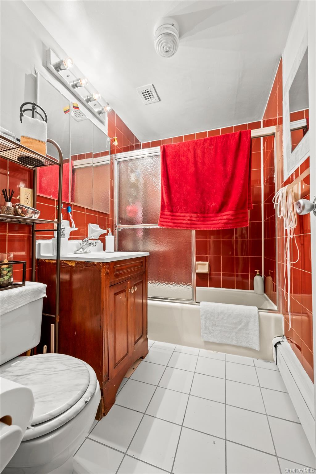 #7 photo, 5609 van cleef, Corona , NY 11368